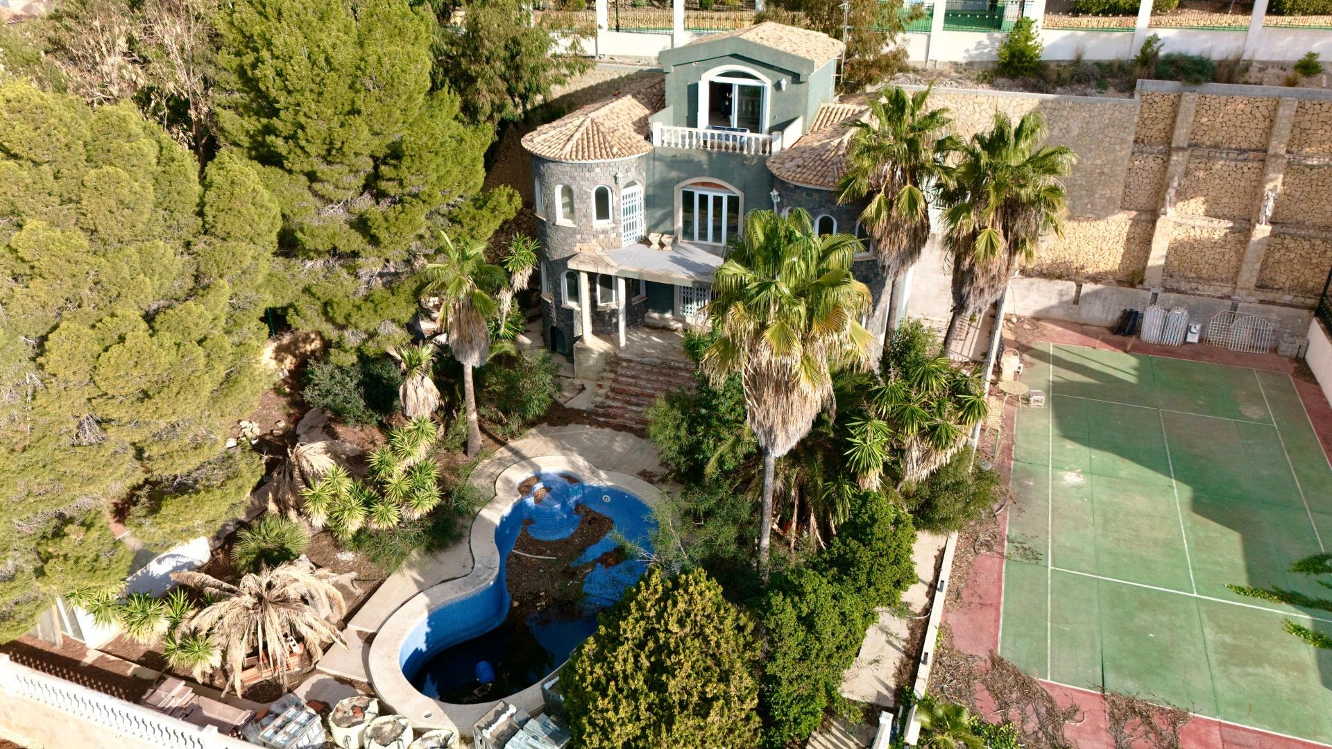3-30-30 Mediterranean Luxury in Altea Hills: Exclusive Property with Spectacular Views and Unique Spaces