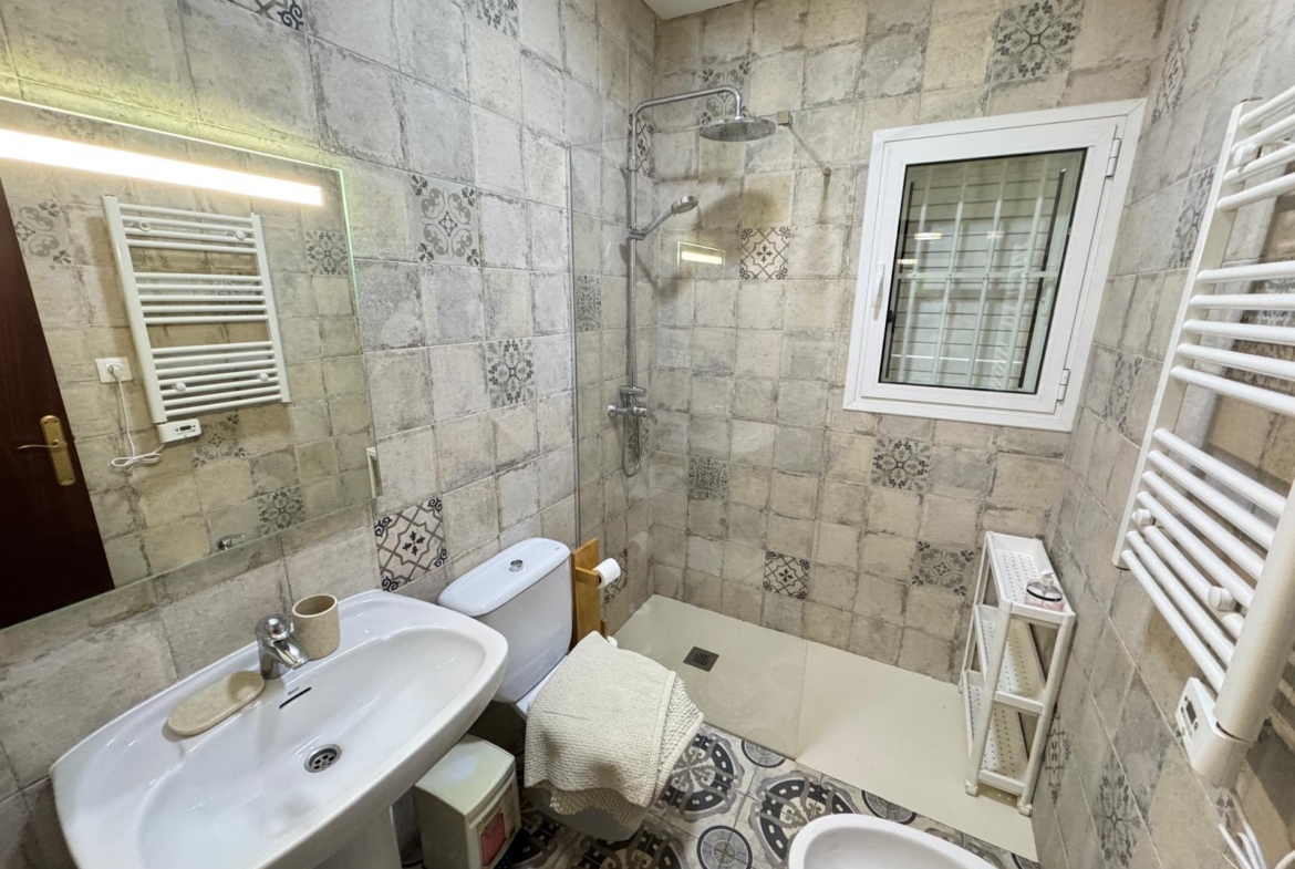 VILLA EN CABO ROIG A 800 METROS DE LA PLAYA CON PARCELA DE 890 M2. 3 DORM. 2 BAÑOS. PISCINA PRIVADA.