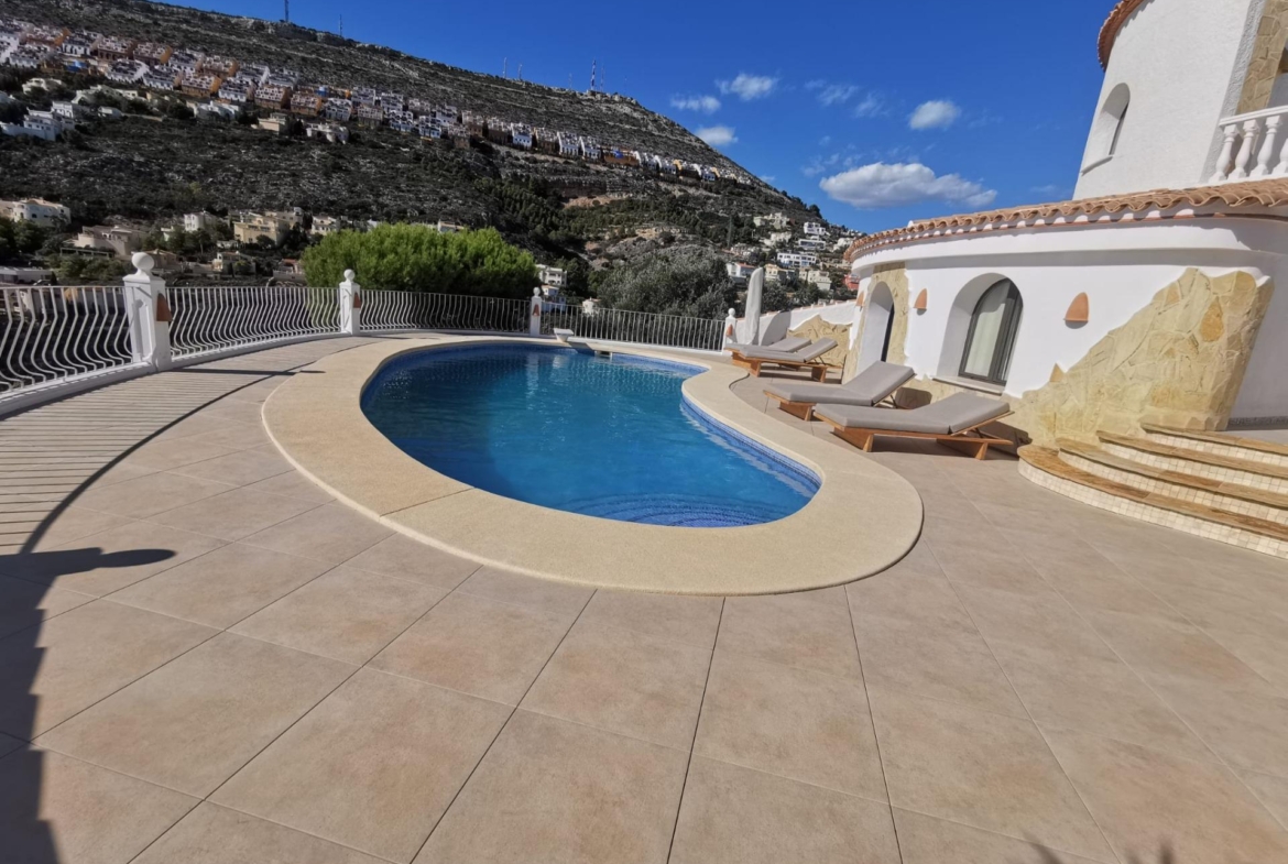 Villa with Sea Views in Cumbre del Sol 🏡🌊