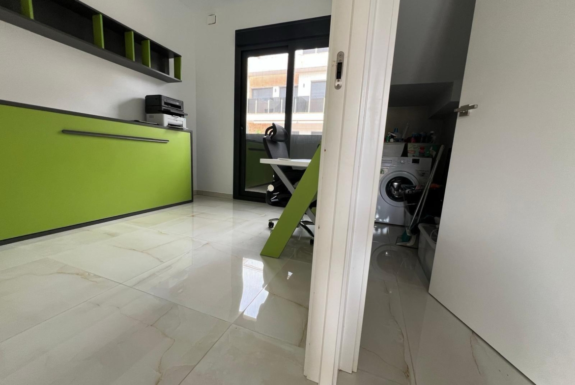 VILLA DE LUJO EN LOMAS DE CABO ROIG CON PISCINA PRIVADA Y PARCELA DE 200 M2. 3 DORM. 3 BAÑOS.