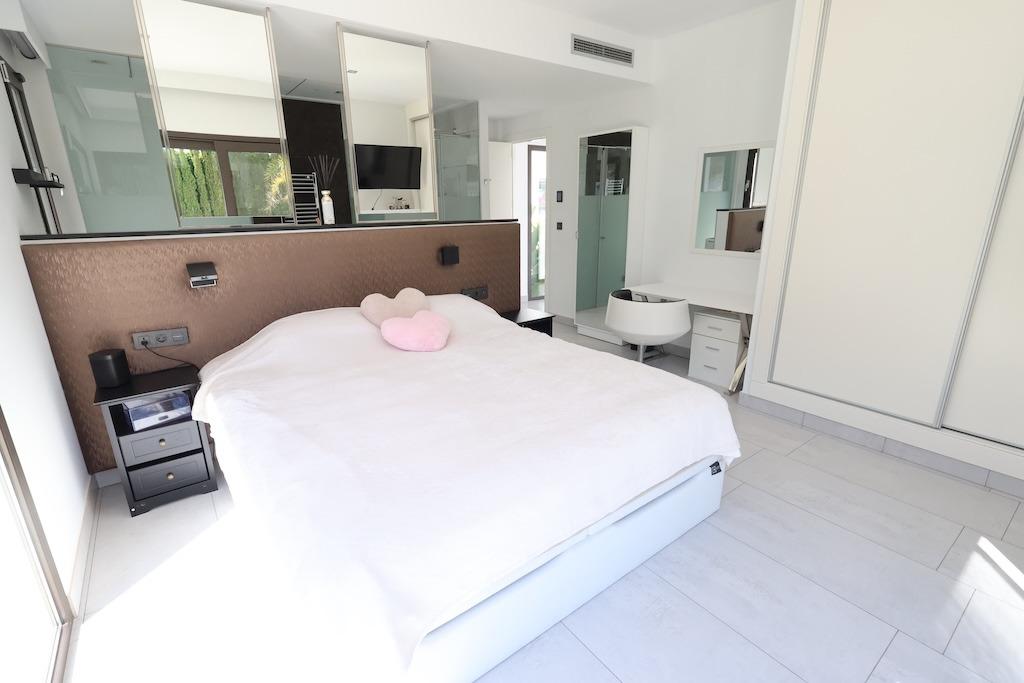 VILLA DE LUJO DE 5 DORM. 6 BAÑOS. EN MONTE OLIMPO JÁVEA.