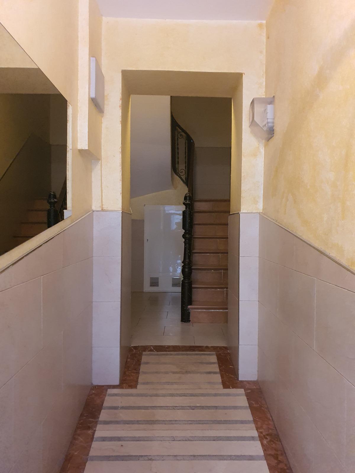 3-30-49 !!OPORTUNIDAD INVERSORES!! MAGNÍFICO EDIFICIO REFORMADO EN PLENO CENTRO DE ALICANTE