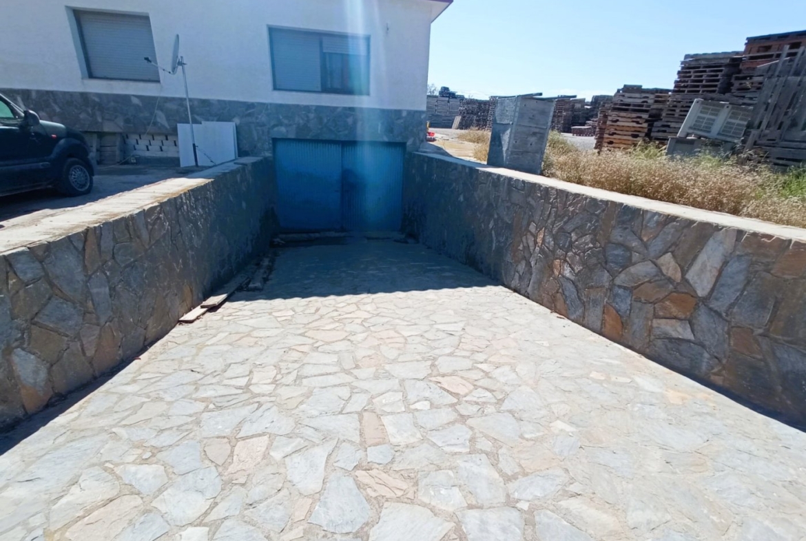 INDEPENDENT VILLA OF 500M2 – LAND OF 10,000M2 NEXT TO BONALBA – MUCHAMIEL