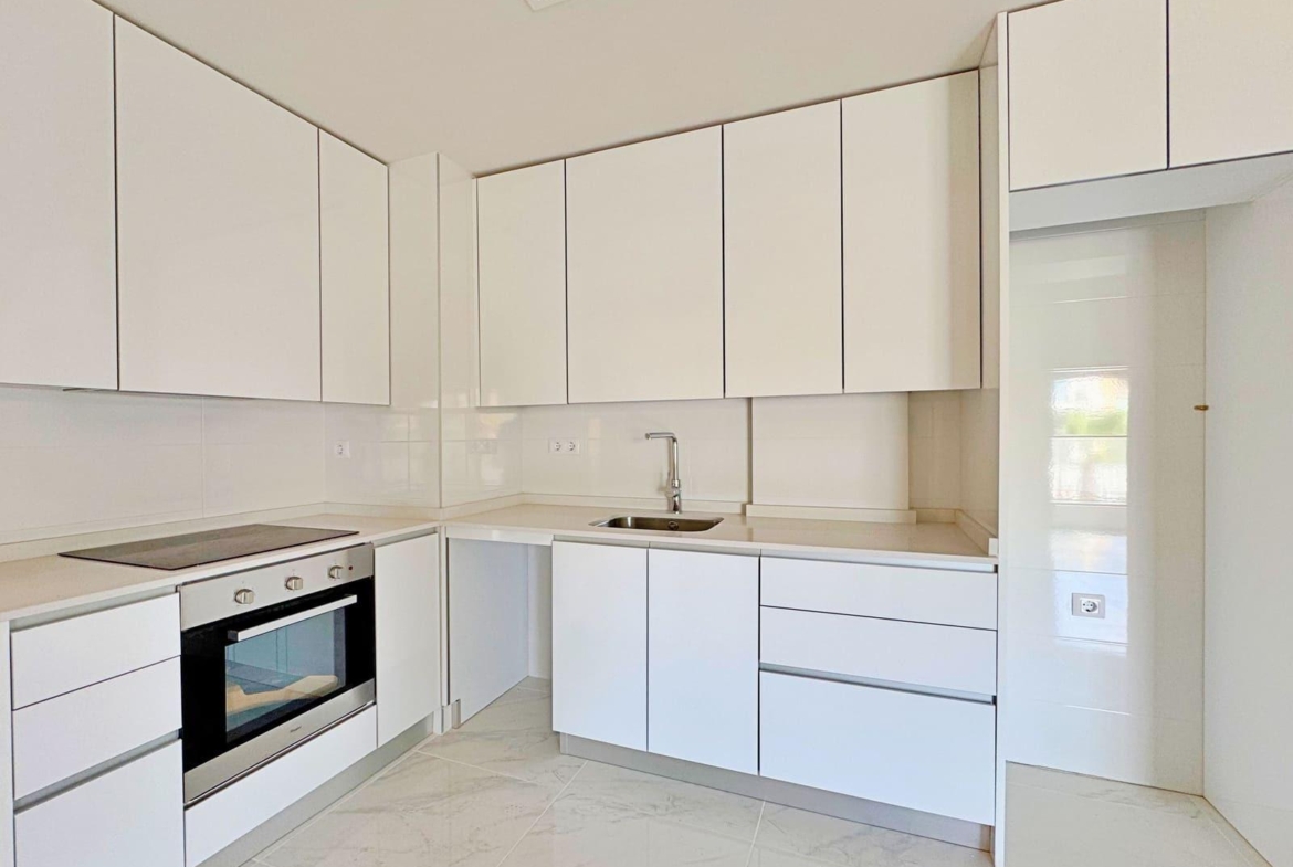 APARTAMENTO EN RESIDENCIAL GREEN HILS DE 2 DORM. 2 BAÑOS. PARKING INCLUIDO. PISCINA. GYM. SUPERFICIE 93 M2.