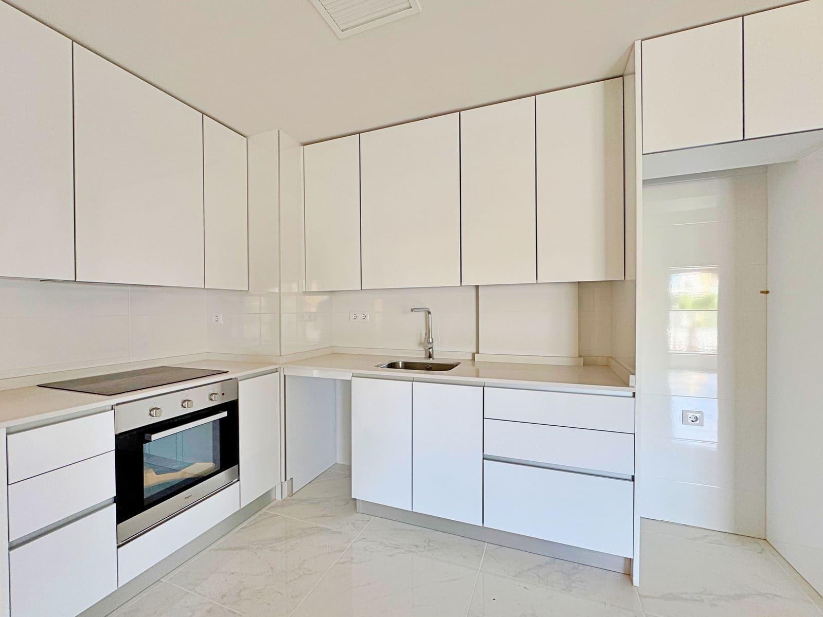 3-30-61 APARTAMENTO EN RESIDENCIAL GREEN HILS DE 2 DORM. 2 BAÑOS. PARKING INCLUIDO. PISCINA. GYM. SUPERFICIE 93 M2.