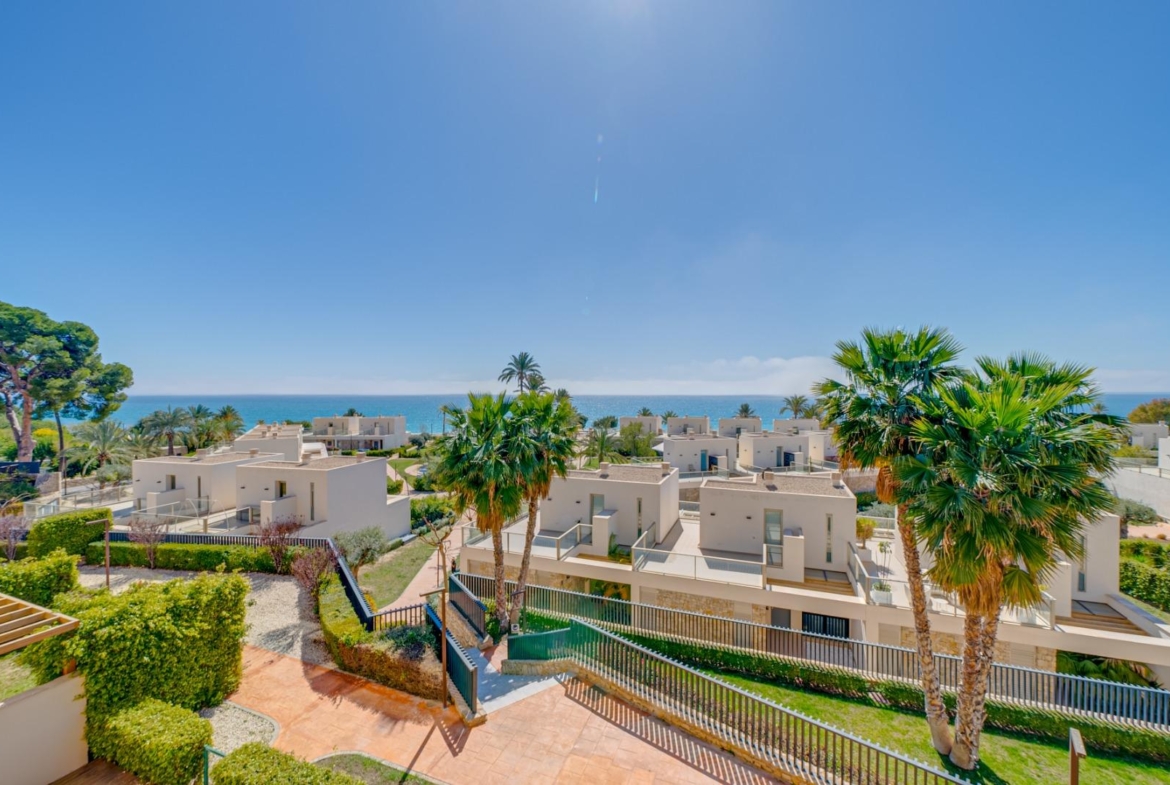 Magnificent apartment with stunning sea views