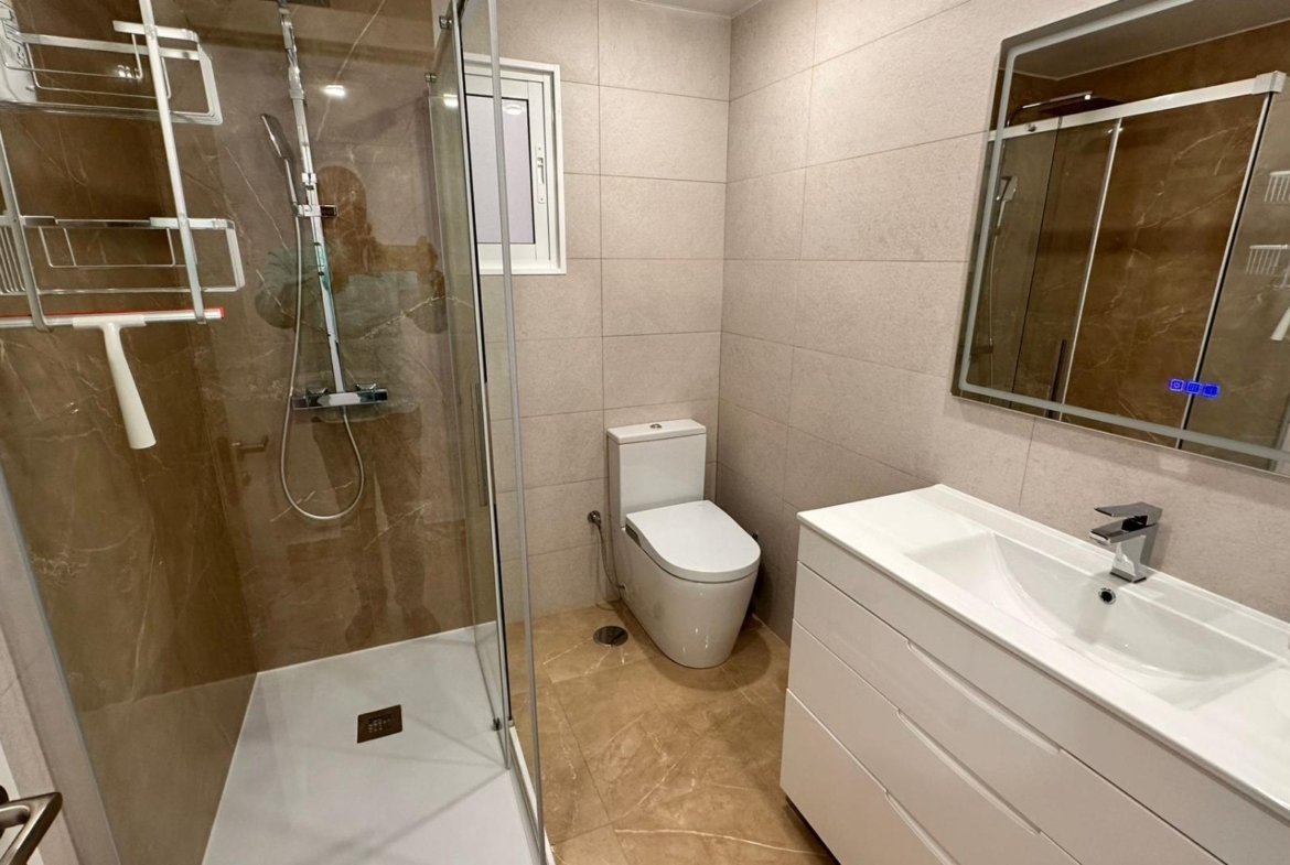 Apartamento reformado en Torrevieja conlicencia turistica