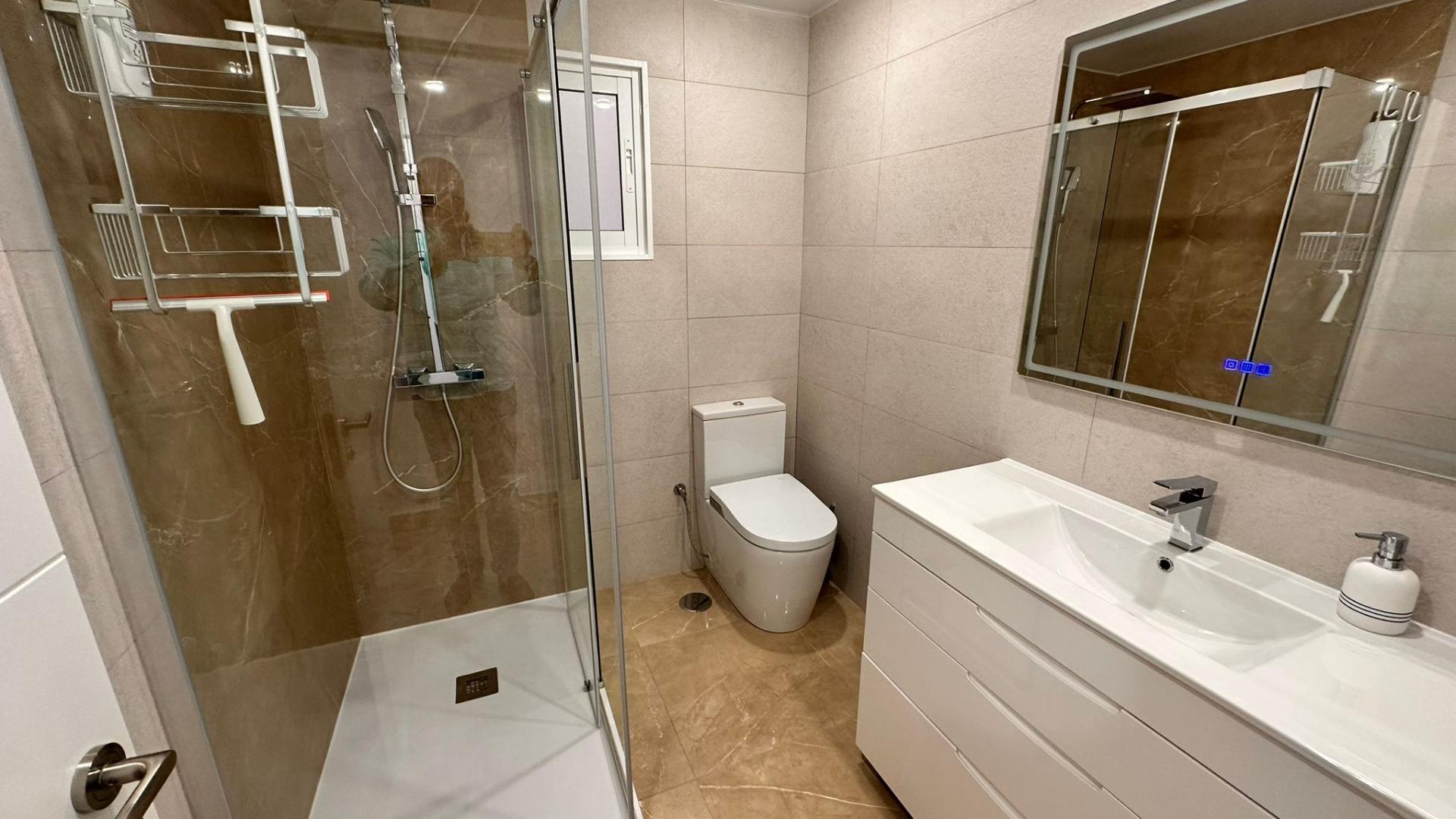 Apartamento reformado en Torrevieja conlicencia turistica
