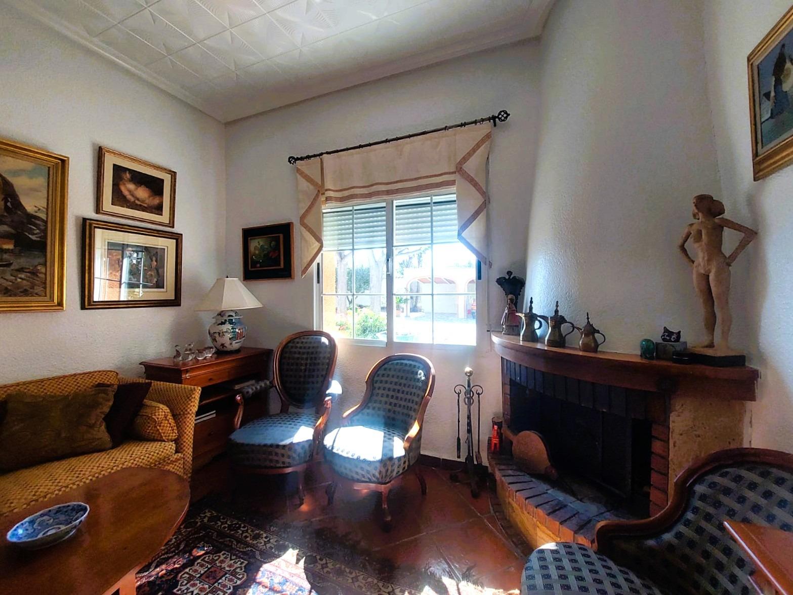 3-31-39 Charming mediterranean villa