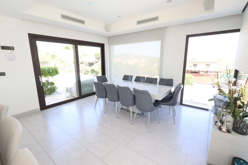 VILLA DE LUJO DE 5 DORM. 6 BAÑOS. EN MONTE OLIMPO JÁVEA.
