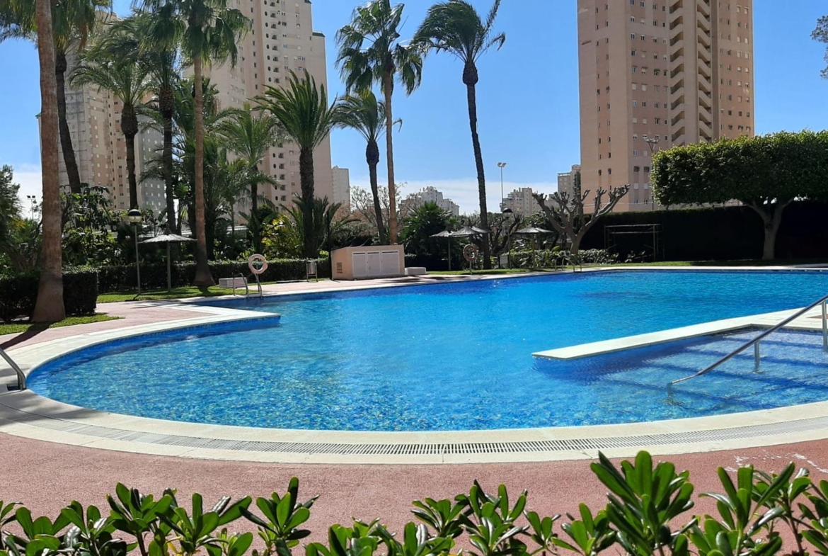Excepcional piso en 2ª línea en playa Muchavista con vistas panorámicas al mar y a la montaña
