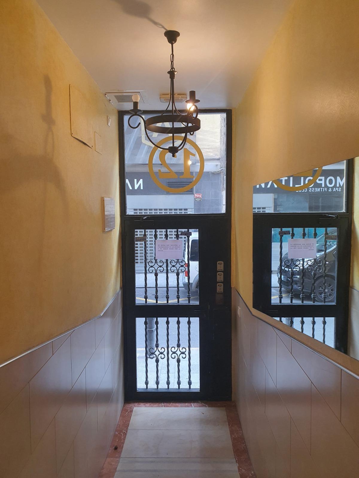 3-31-47 !!OPORTUNIDAD INVERSORES!! MAGNÍFICO EDIFICIO REFORMADO EN PLENO CENTRO DE ALICANTE