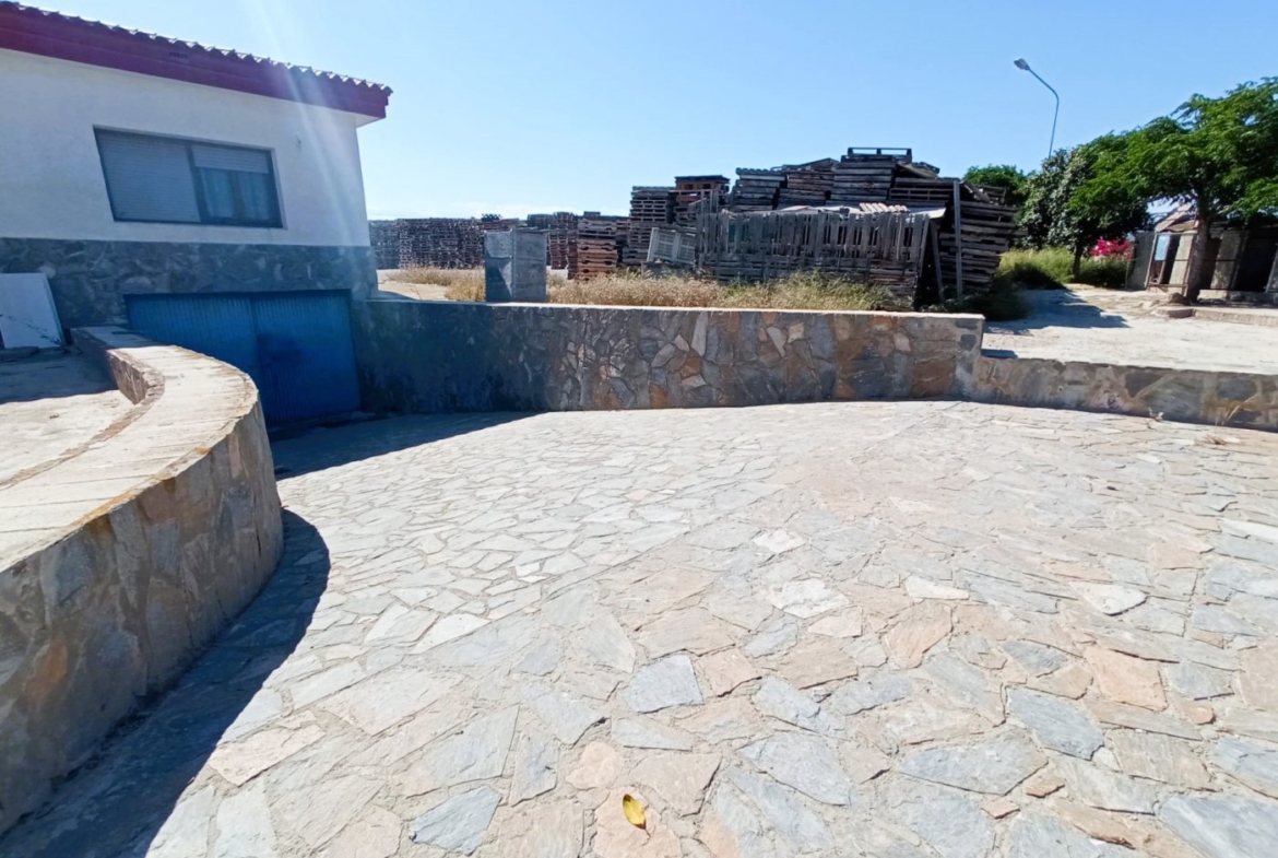 INDEPENDENT VILLA OF 500M2 – LAND OF 10,000M2 NEXT TO BONALBA – MUCHAMIEL