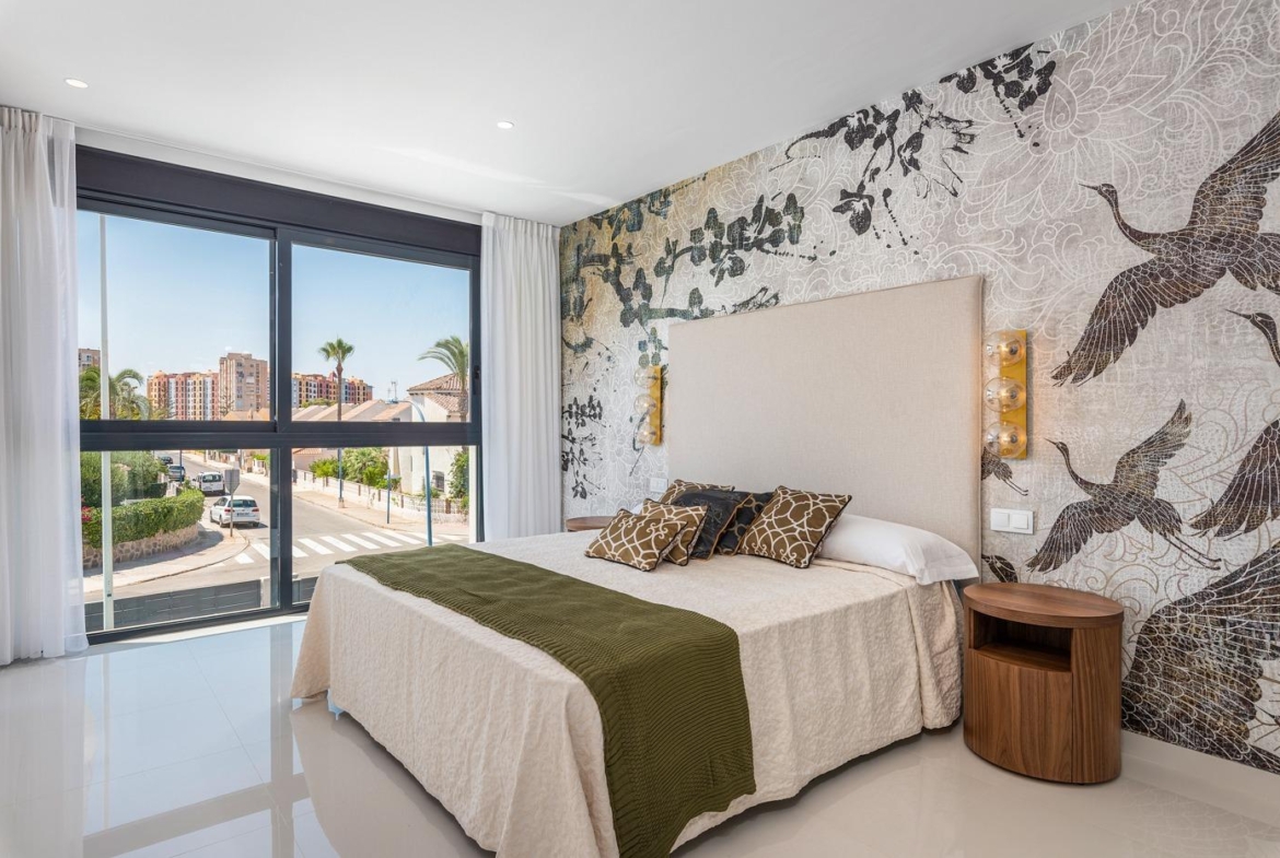 OBRA NUEVA EN LA MANGA. VILLA DE LUJO. 3 DORM. 3 BAÑOS. 440 PARCELA. PISCINA PROPIA.PLAYA A 350M