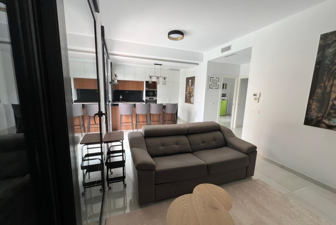 VILLA DE LUJO EN LOMAS DE CABO ROIG CON PISCINA PRIVADA Y PARCELA DE 200 M2. 3 DORM. 3 BAÑOS.