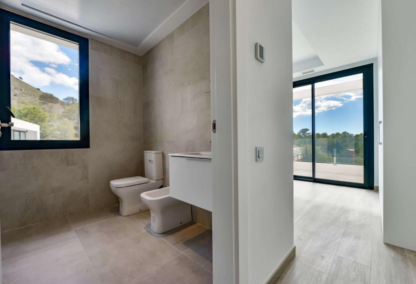 Nieuw gebouwde villa in Golf Bahía Luxe, ruimte en energie-efficiëntie