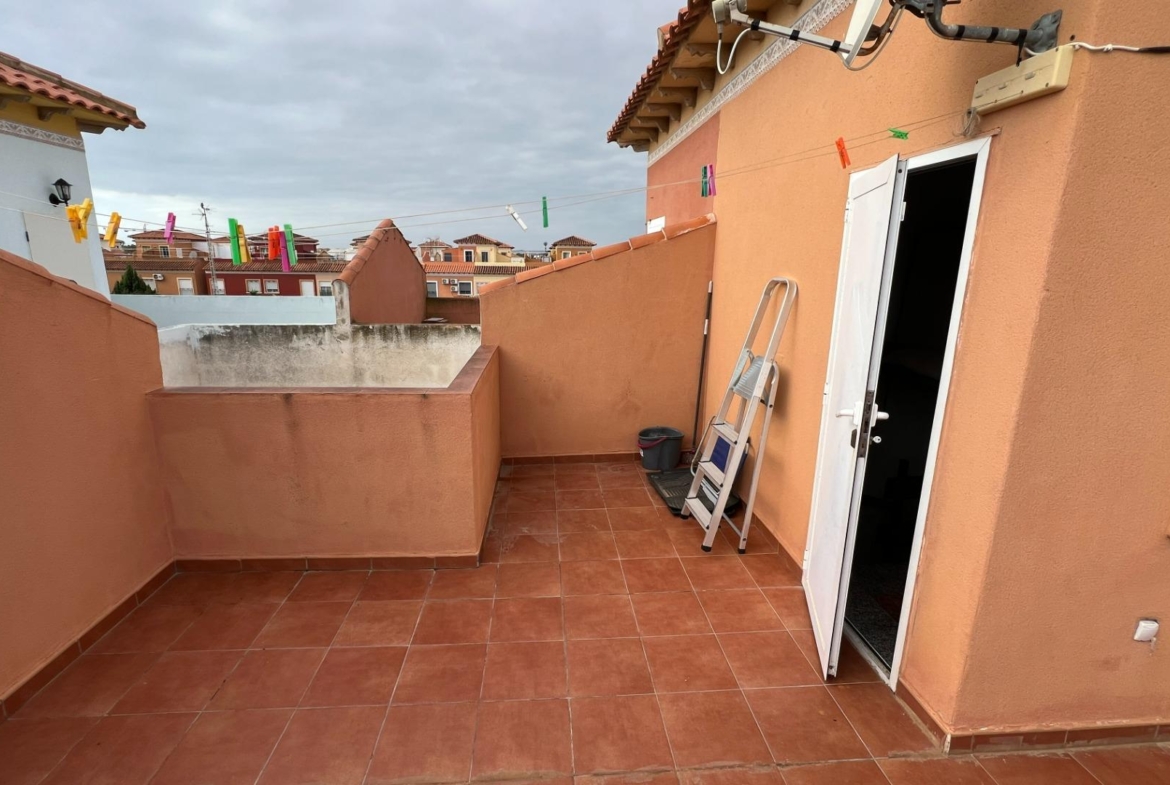 🏡 Your lakeside home with ☀️ solarium and 🌿 private garden in Torrevieja!