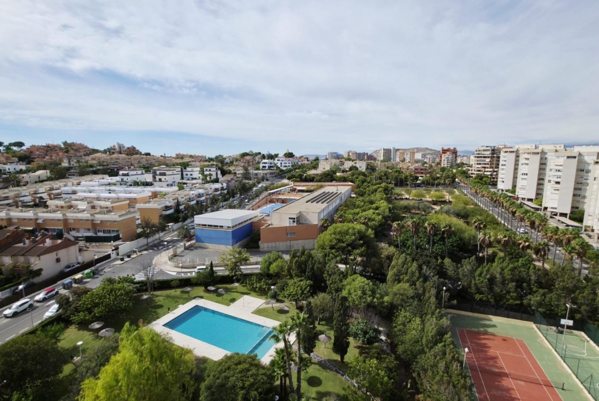 PRECIOSO PISO CON VISTAS AL MAR ESPECTACULARES EN CABO HUERTAS ALICANTE