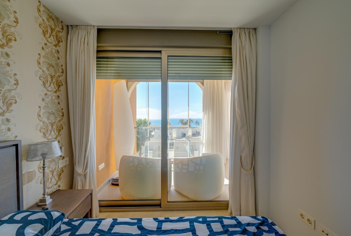 Magnificent apartment with stunning sea views