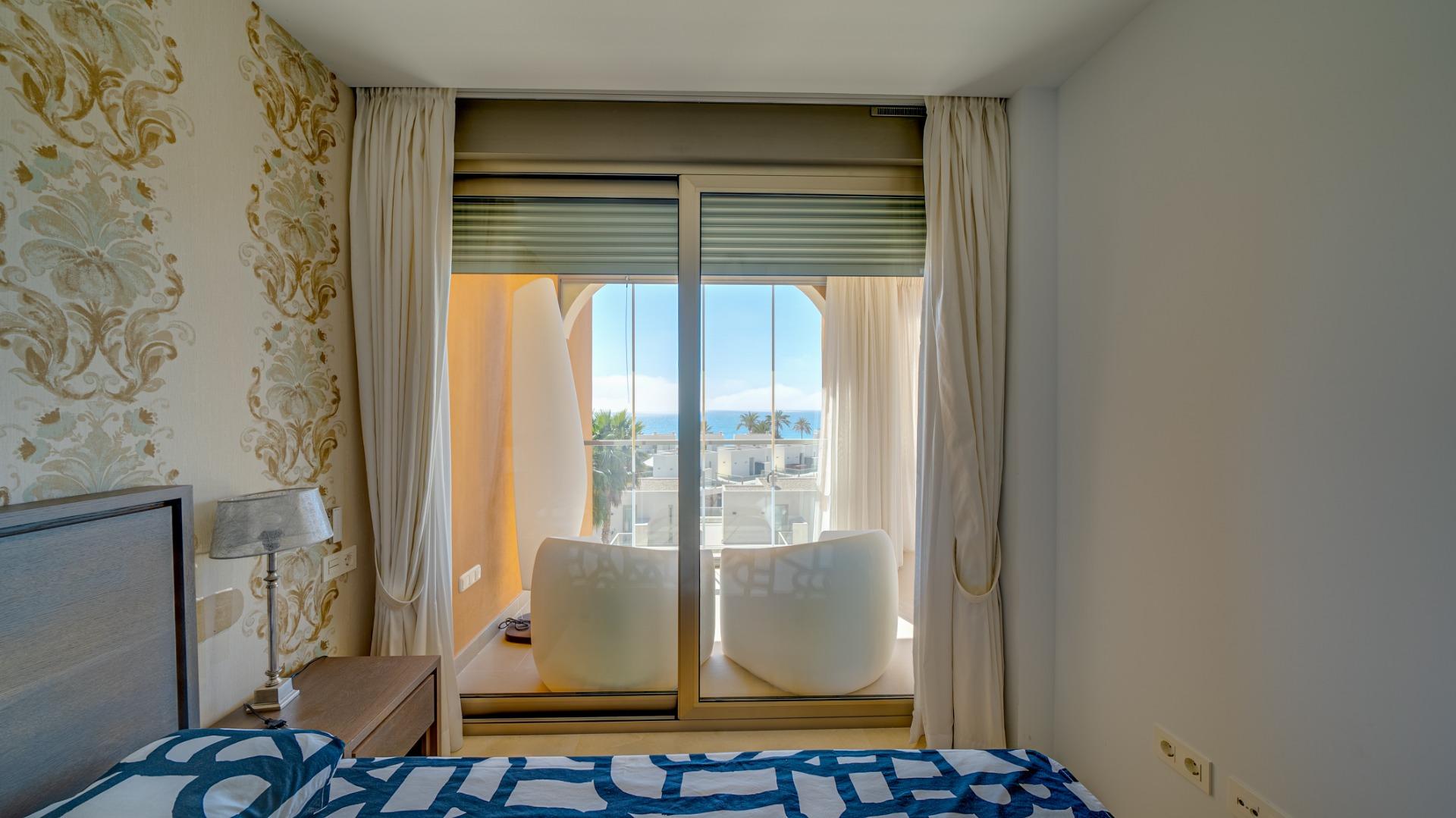 Magnificent apartment with stunning sea views