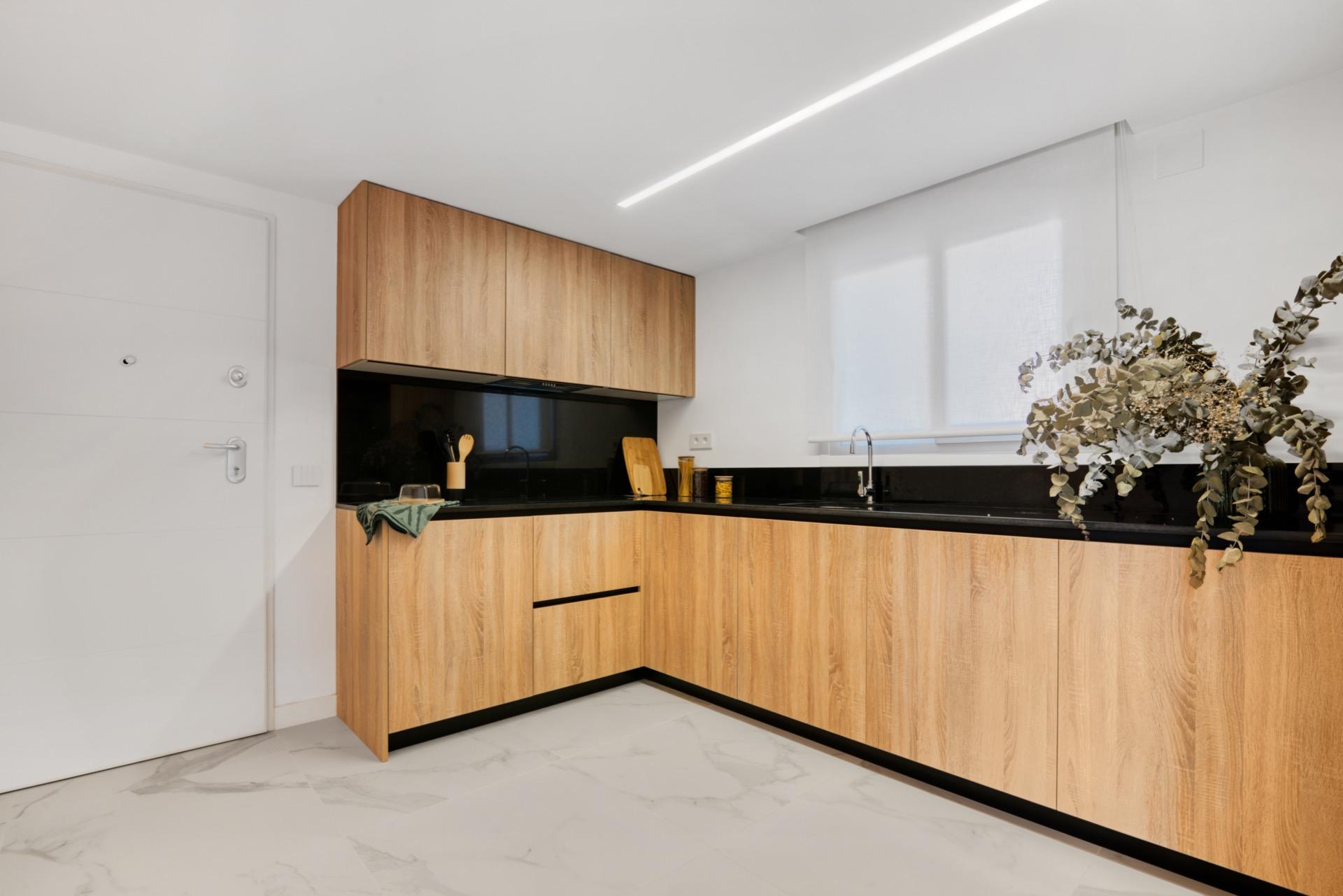 3-33-18 Exclusive two-bedroom, two-bathroom apartment