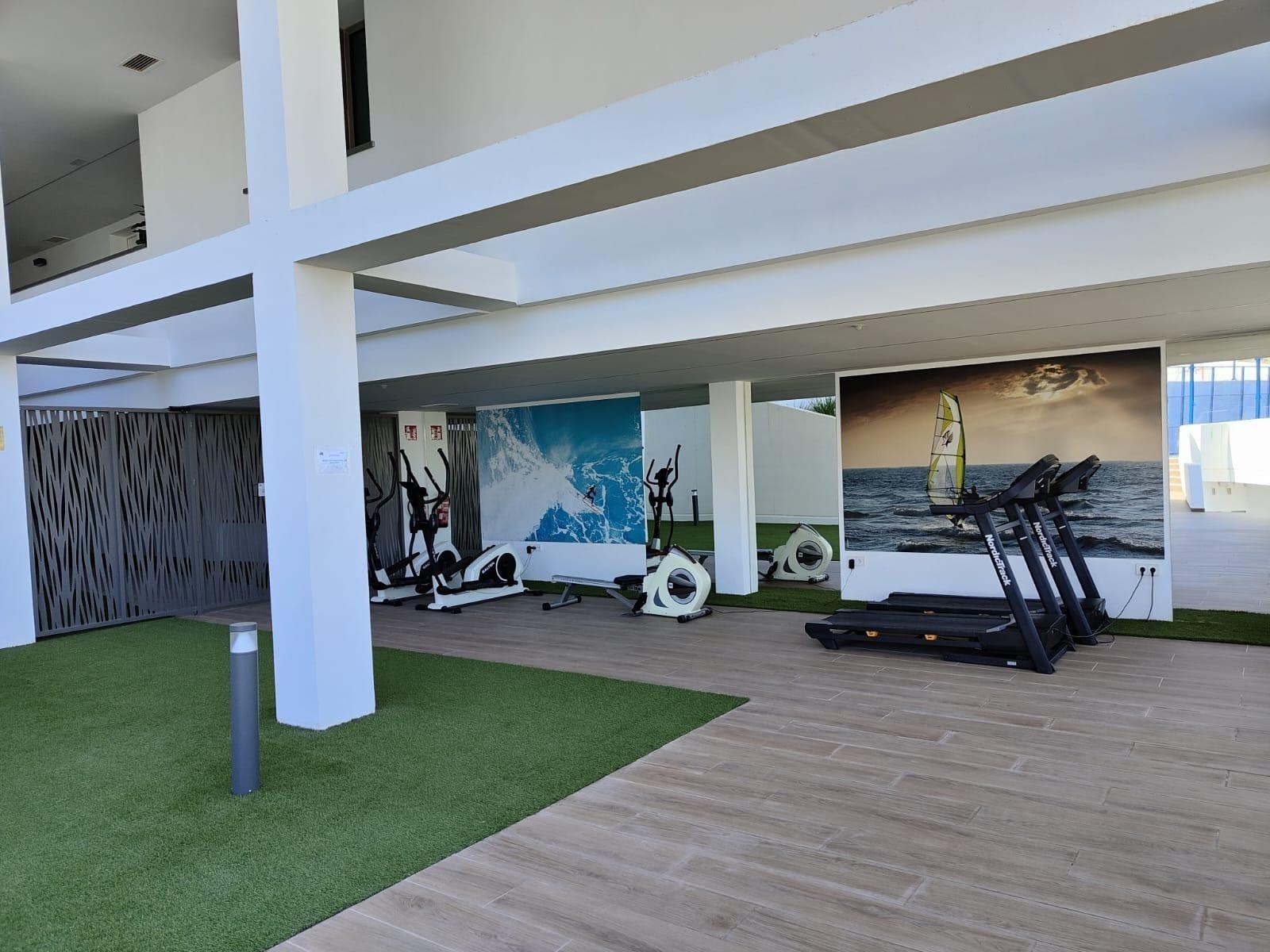 NIEUWE APPARTEMENT MET ZEEZICHTEN