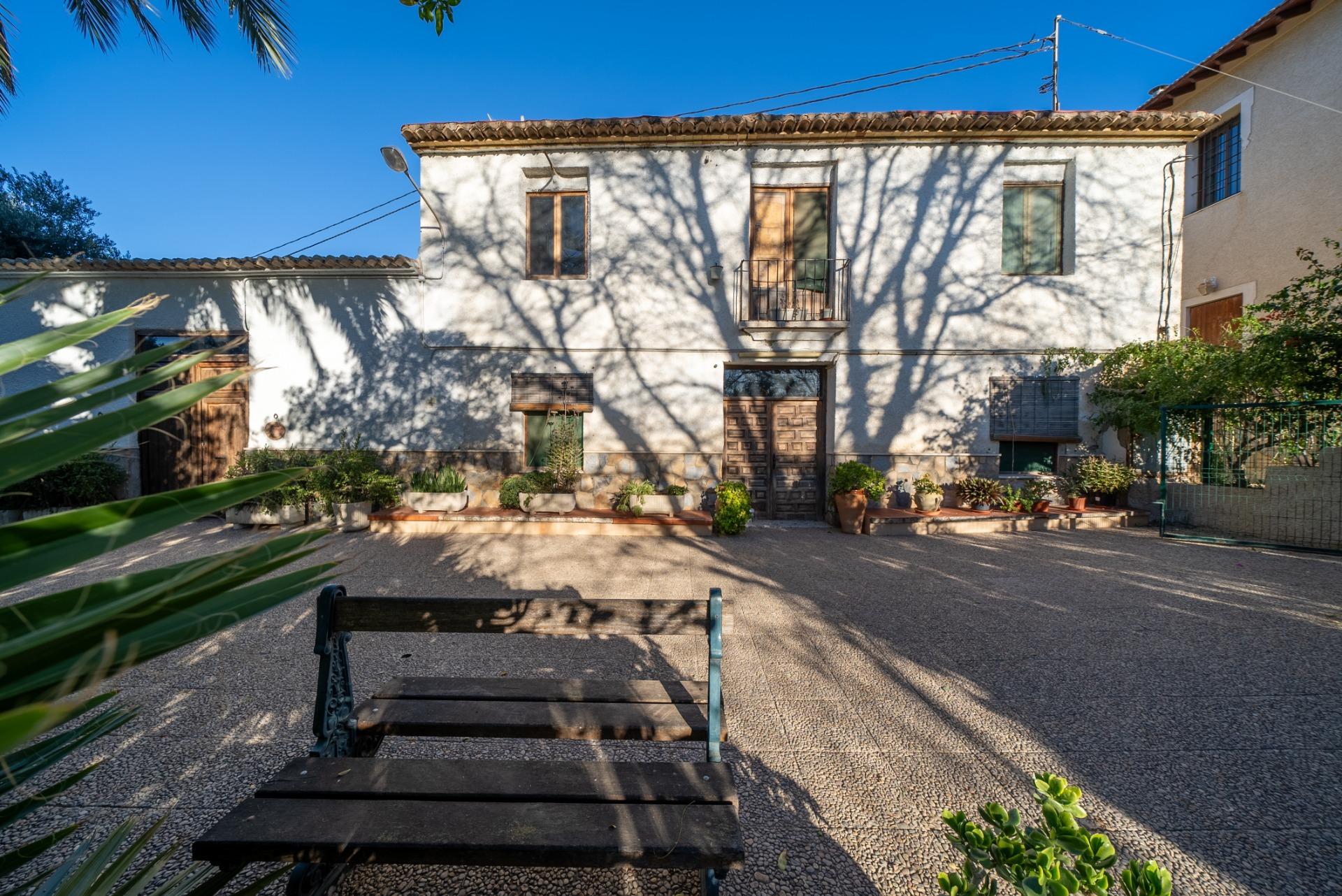 3-33-26 Rustic Oasis: Large House with Land All the Amenities