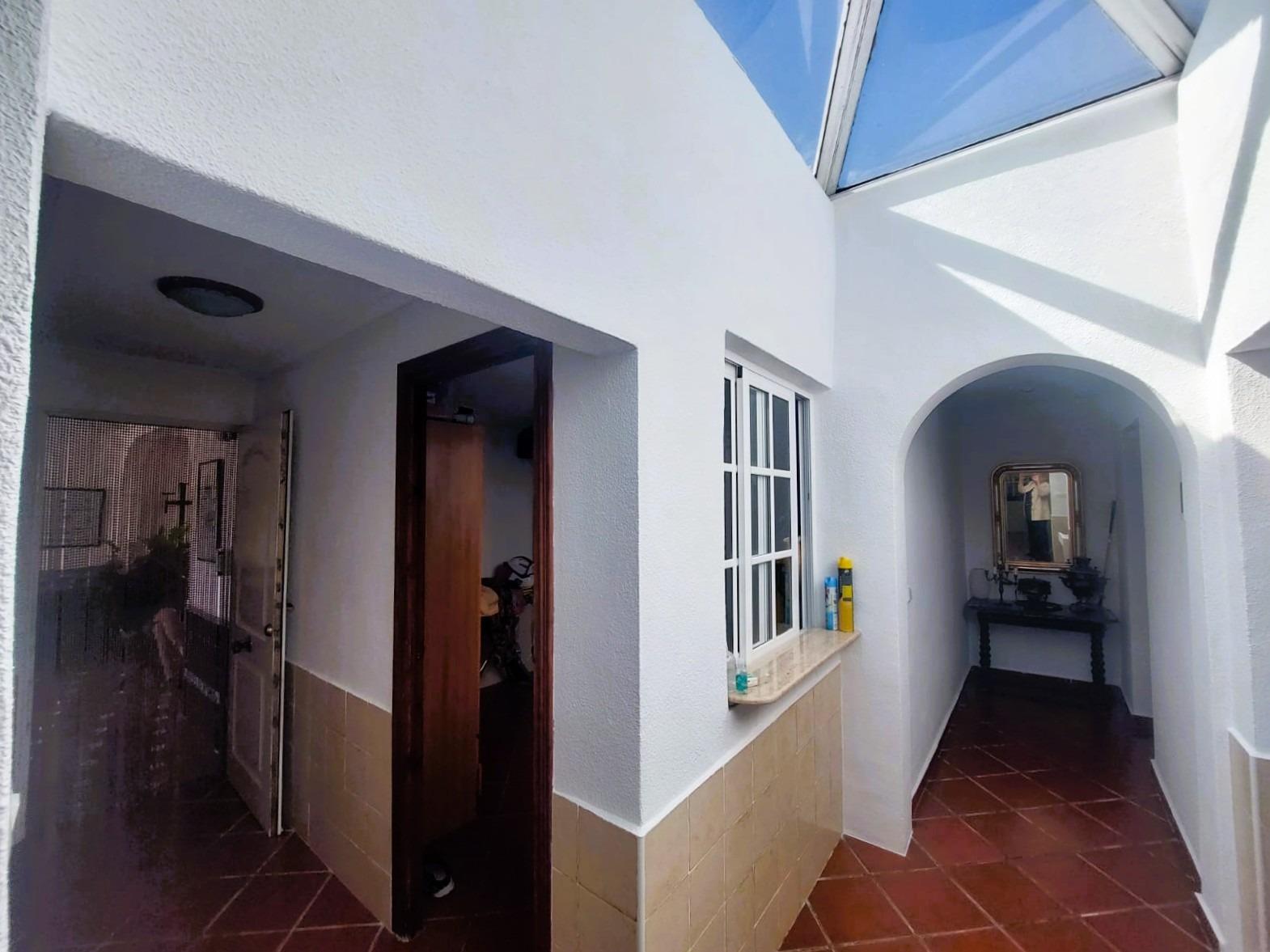 3-33-37 Charming mediterranean villa