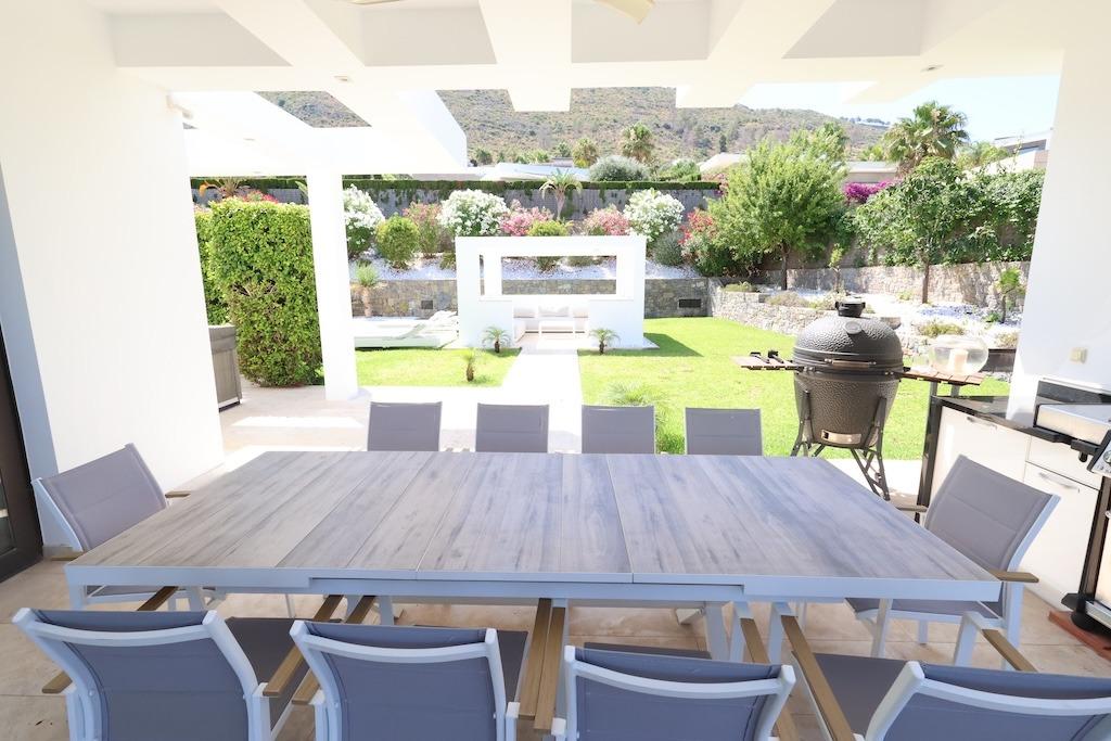 VILLA DE LUJO DE 5 DORM. 6 BAÑOS. EN MONTE OLIMPO JÁVEA.