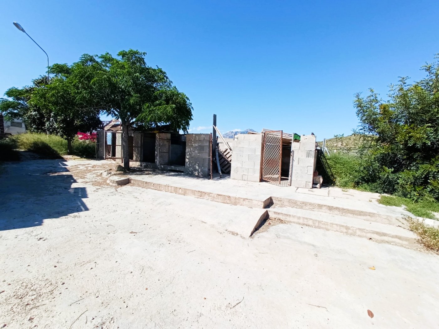 INDEPENDENT VILLA OF 500M2 – LAND OF 10,000M2 NEXT TO BONALBA – MUCHAMIEL