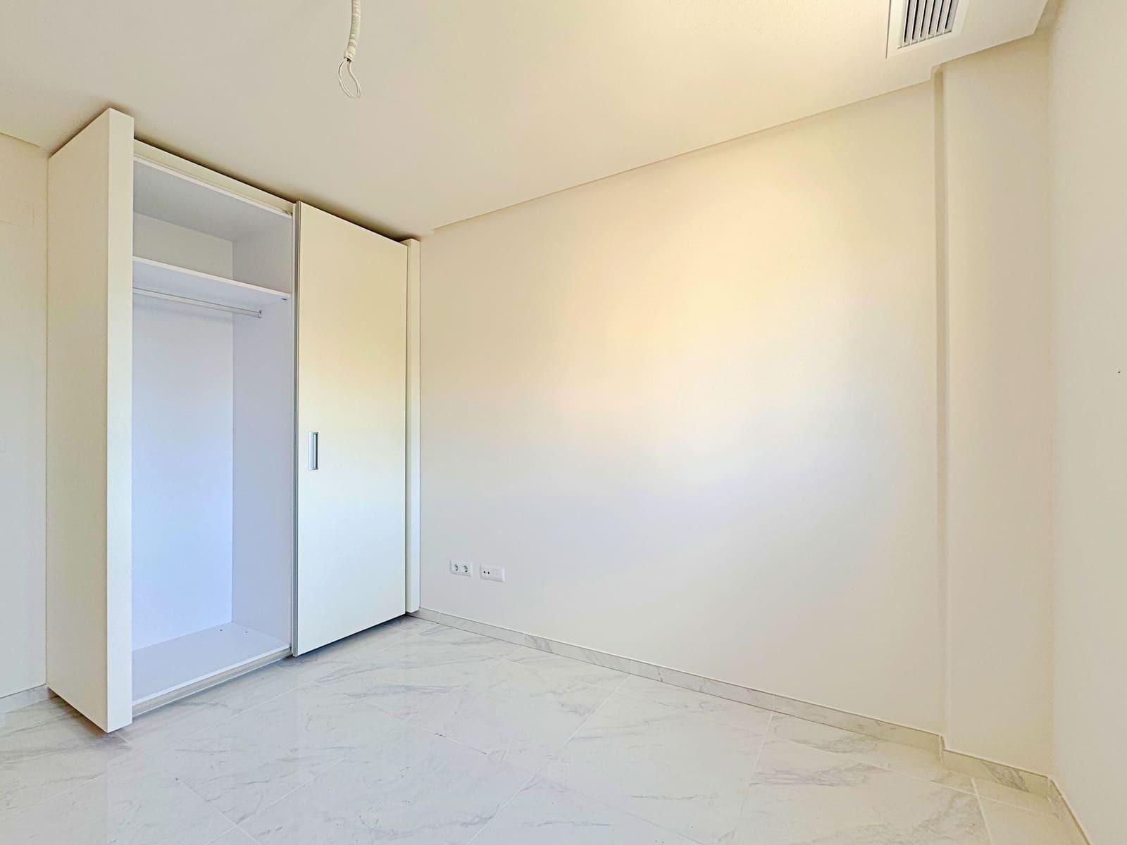 3-33-57 APARTAMENTO EN RESIDENCIAL GREEN HILS DE 2 DORM. 2 BAÑOS. PARKING INCLUIDO. PISCINA. GYM. SUPERFICIE 93 M2.