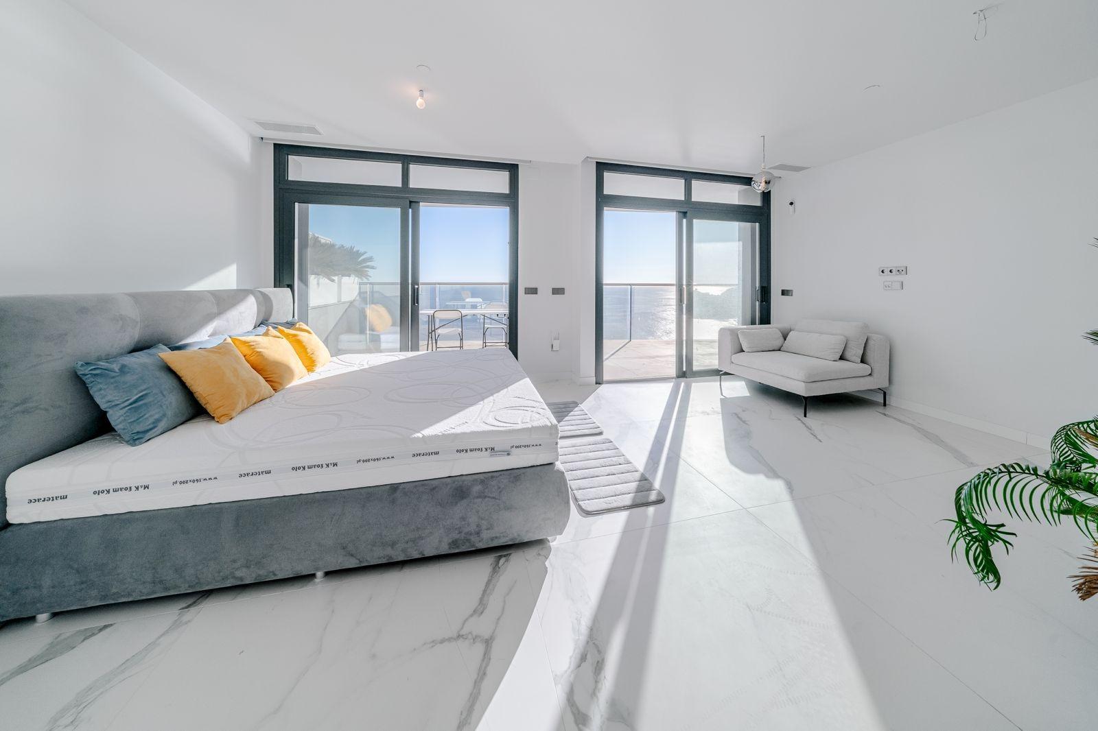 Premium Apartment at Sunset Cliffs – 29th Floor