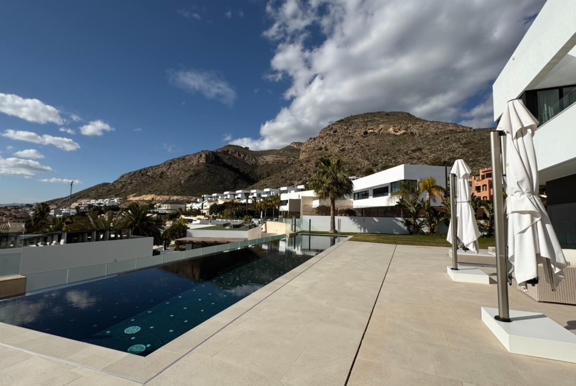 Unique Villa in Sierra Cortina