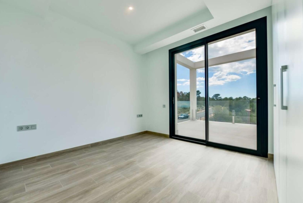 Nieuw gebouwde villa in Golf Bahía Luxe, ruimte en energie-efficiëntie