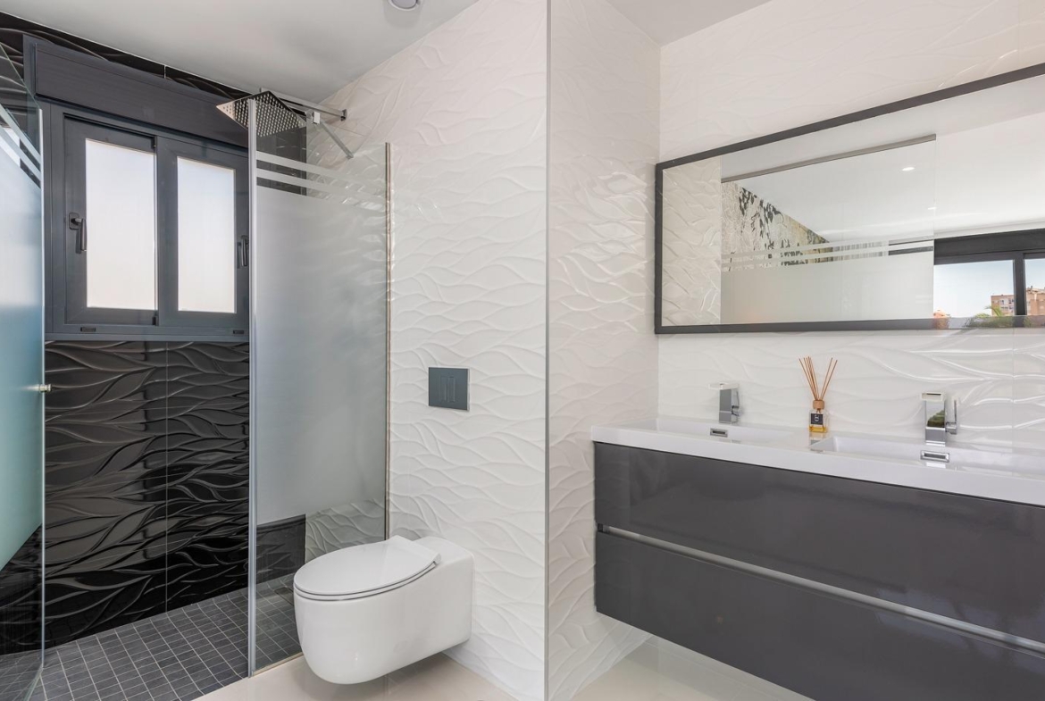 OBRA NUEVA EN LA MANGA. VILLA DE LUJO. 3 DORM. 3 BAÑOS. 440 PARCELA. PISCINA PROPIA.PLAYA A 350M