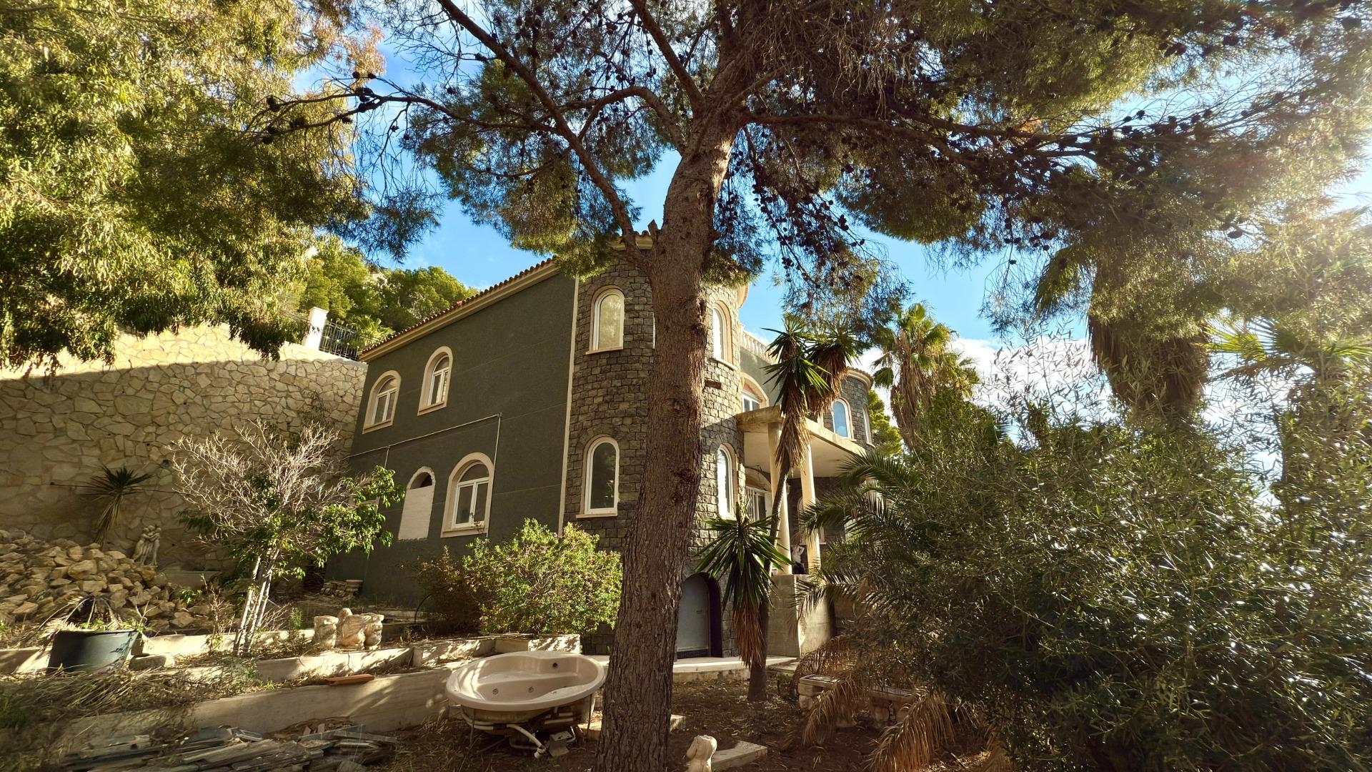 3-35-25 Mediterranean Luxury in Altea Hills: Exclusive Property with Spectacular Views and Unique Spaces