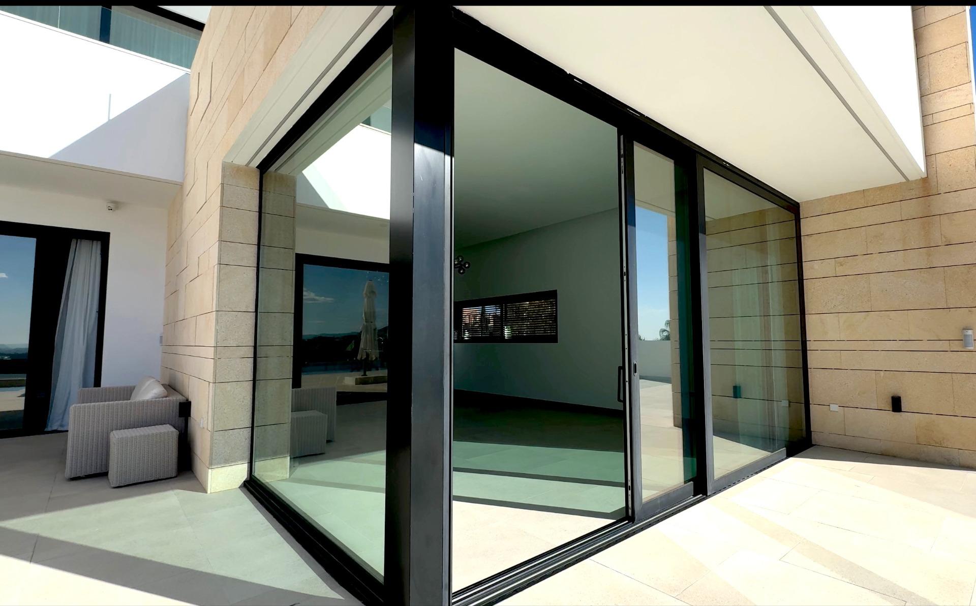 3-35-30 Unique Villa in Sierra Cortina
