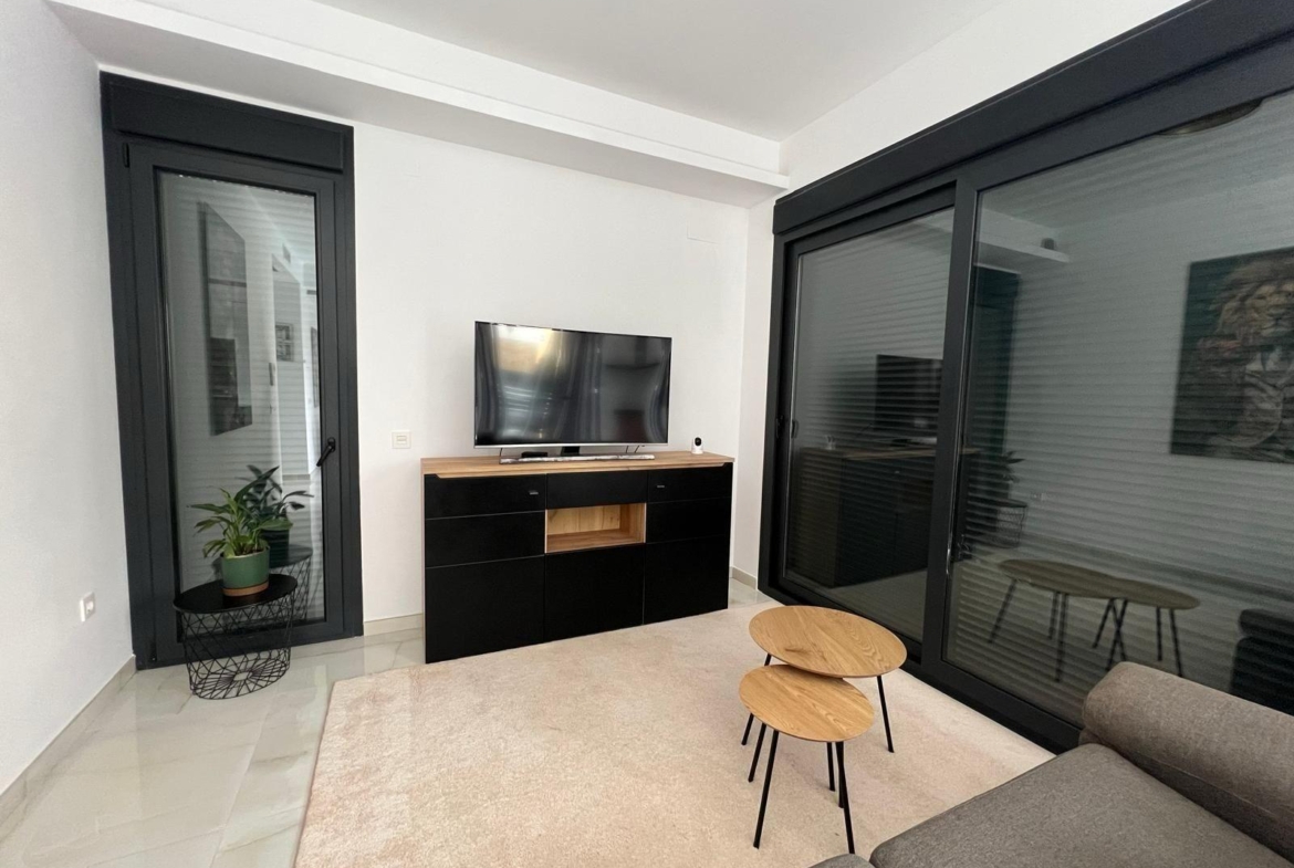VILLA DE LUJO EN LOMAS DE CABO ROIG CON PISCINA PRIVADA Y PARCELA DE 200 M2. 3 DORM. 3 BAÑOS.