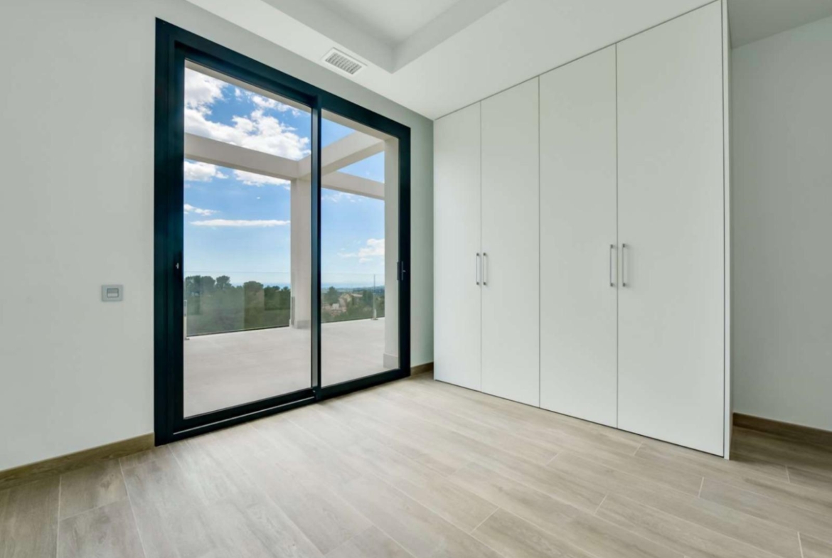 Nieuw gebouwde villa in Golf Bahía Luxe, ruimte en energie-efficiëntie