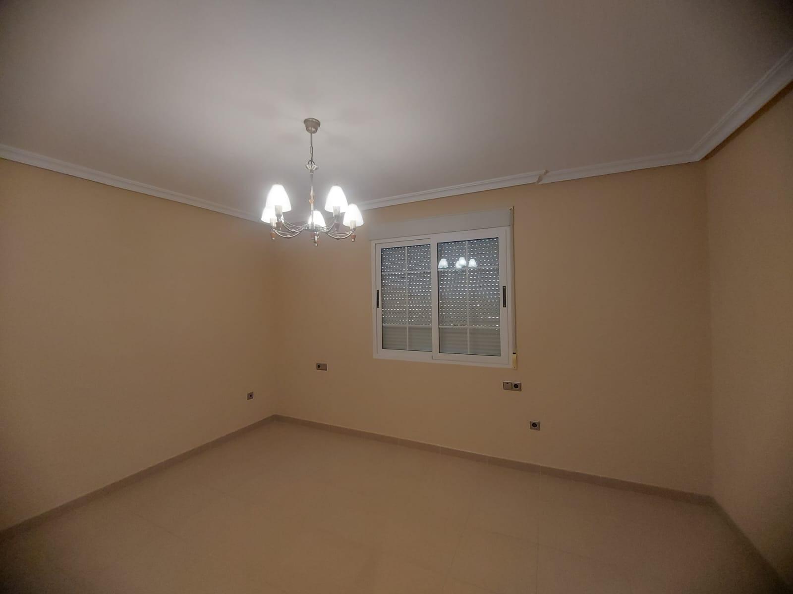 3-36-23 EDIFICIO EN ORIHUELA CIUDAD. 3 DORM. 2 BAÑOS. GARAJE. TRASTEROS