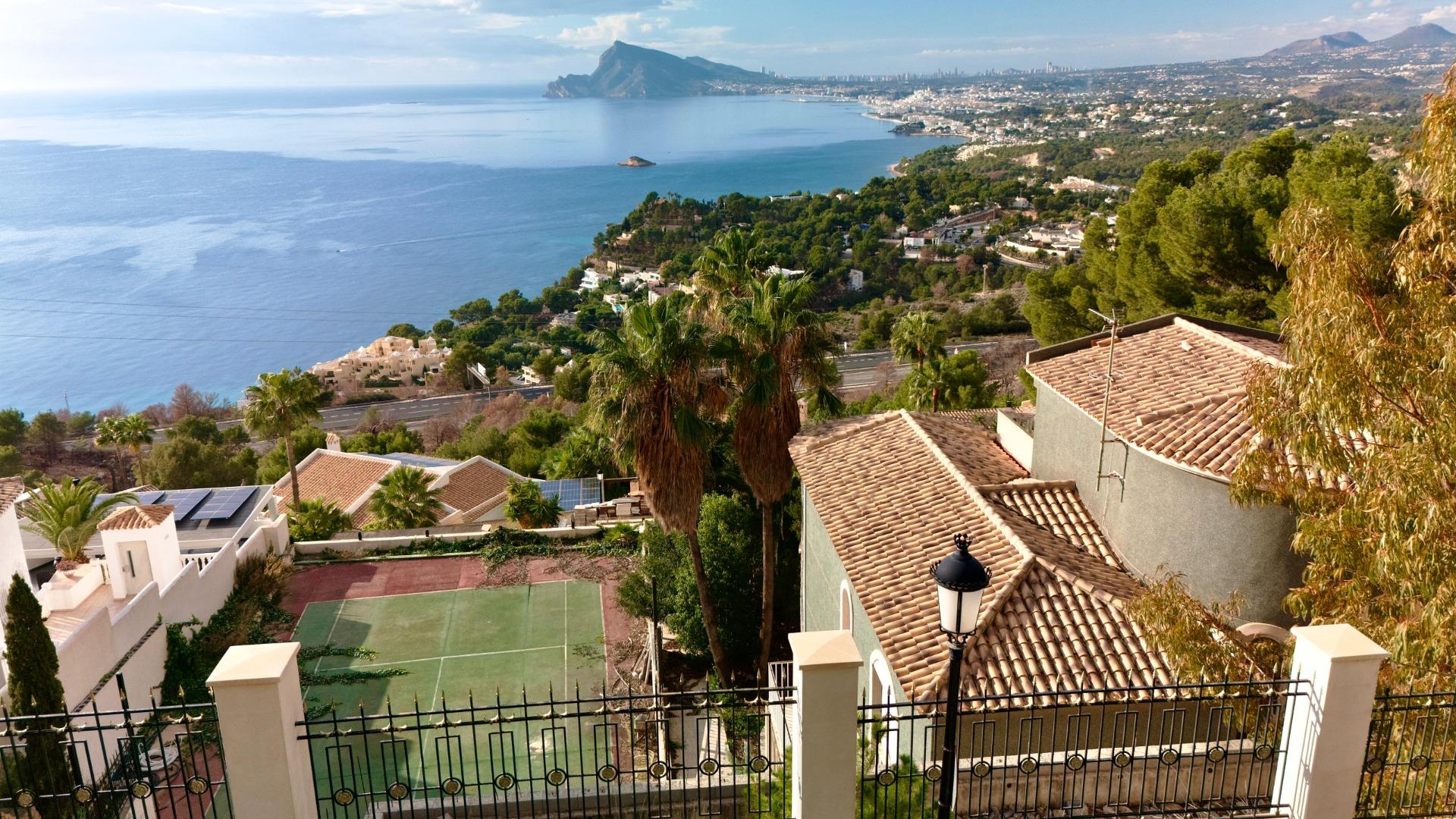 3-36-25 Mediterranean Luxury in Altea Hills: Exclusive Property with Spectacular Views and Unique Spaces