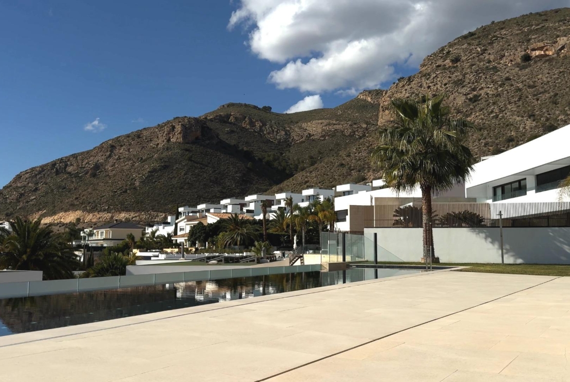Unique Villa in Sierra Cortina