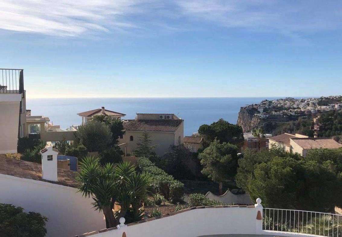 Villa with Sea Views in Cumbre del Sol 🏡🌊