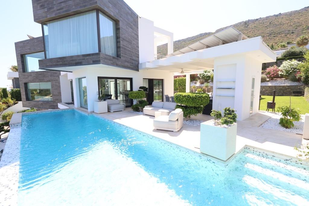 VILLA DE LUJO DE 5 DORM. 6 BAÑOS. EN MONTE OLIMPO JÁVEA.