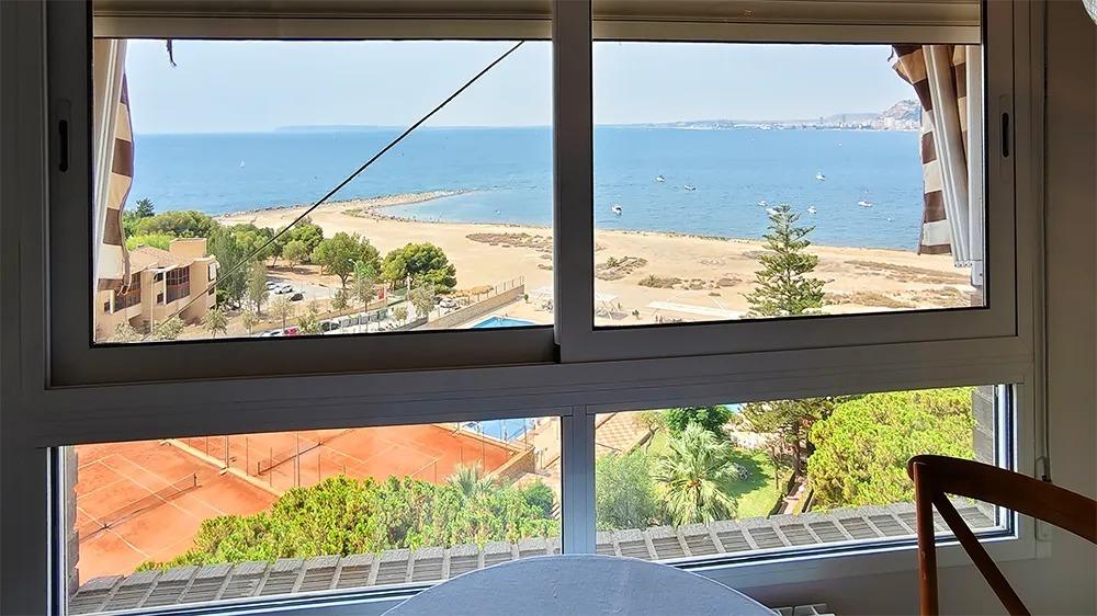 EXCLUSIVA VIVIENDA DE 178 METROS EN PRIMERA LÍNEA EN CABO HUERTAS