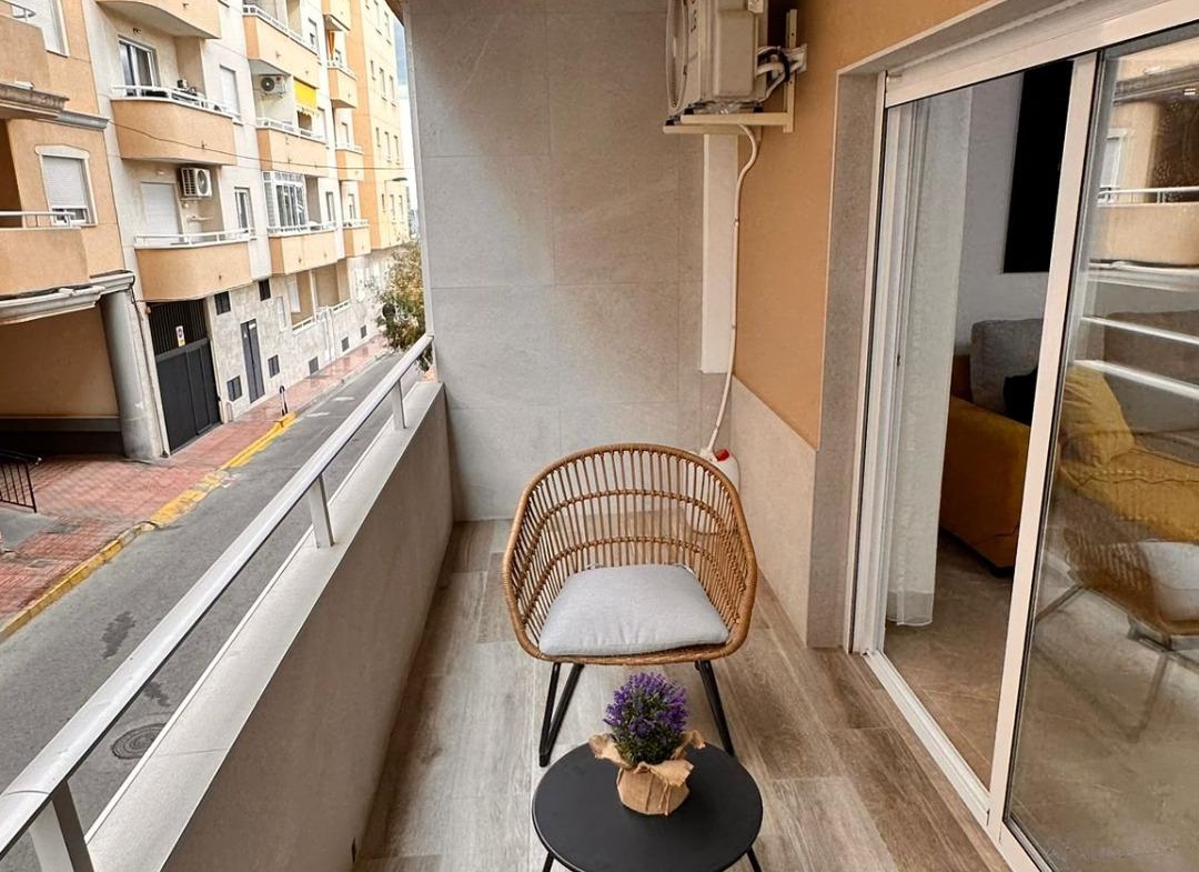 Apartamento reformado en Torrevieja conlicencia turistica