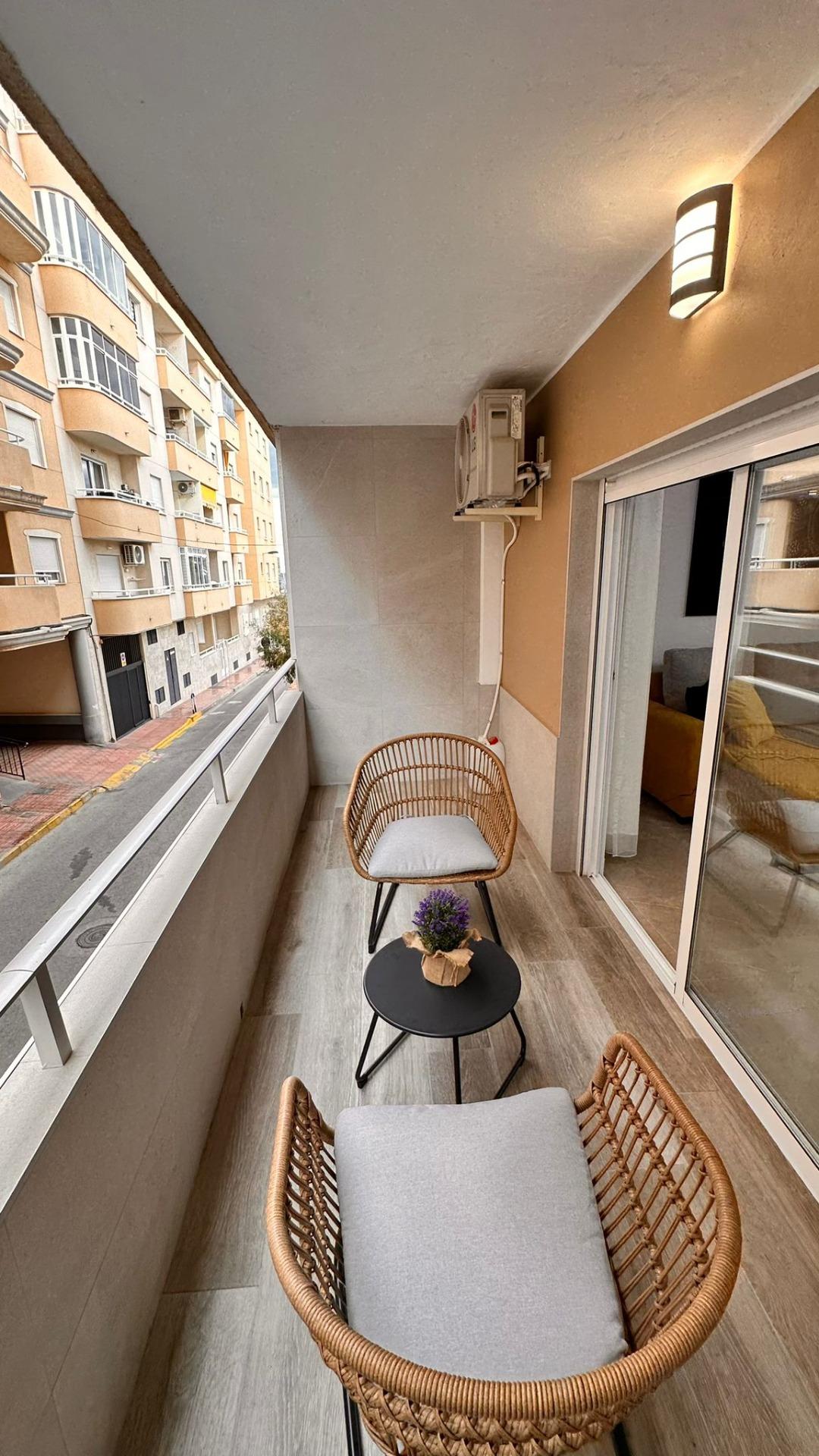 Apartamento reformado en Torrevieja conlicencia turistica