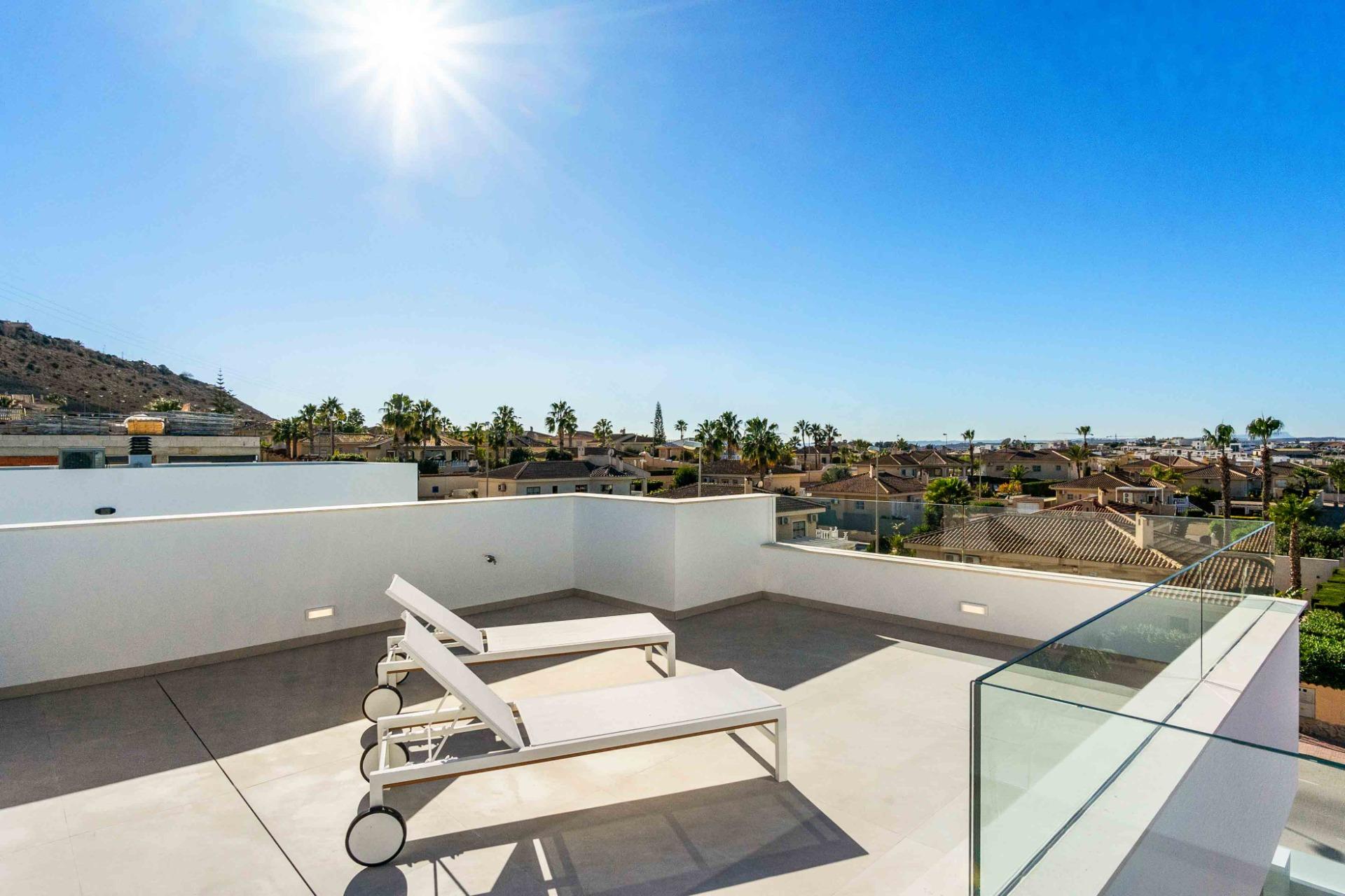LUXURY VILLAS. NEW CONSTRUCTION. PILOT FLAT DONE.