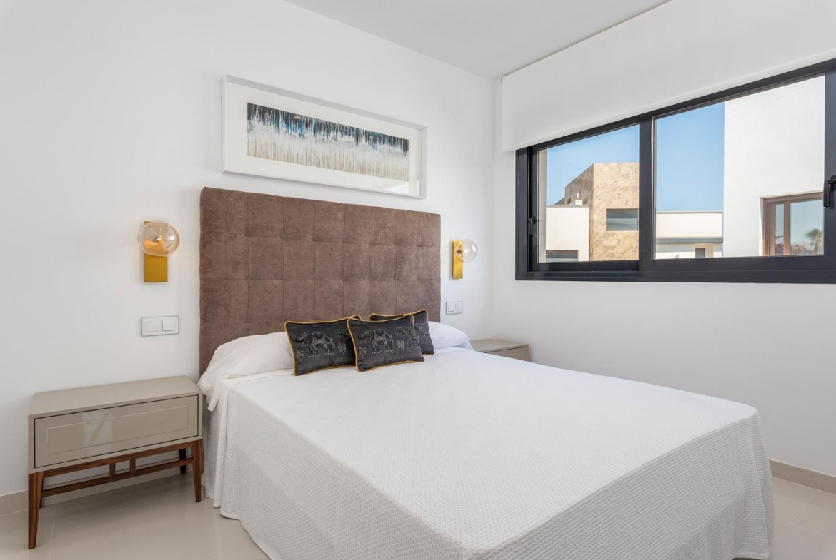 OBRA NUEVA EN LA MANGA. VILLA DE LUJO. 3 DORM. 3 BAÑOS. 440 PARCELA. PISCINA PROPIA.PLAYA A 350M