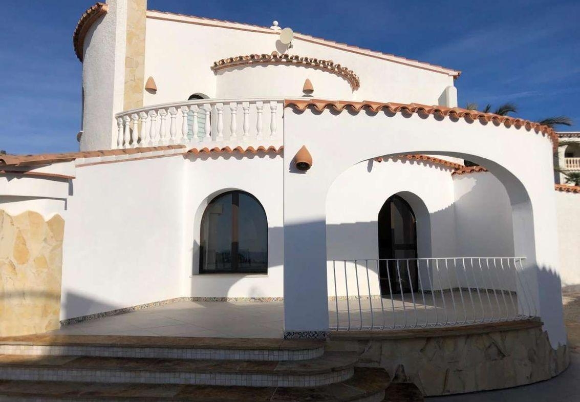 Villa with Sea Views in Cumbre del Sol 🏡🌊